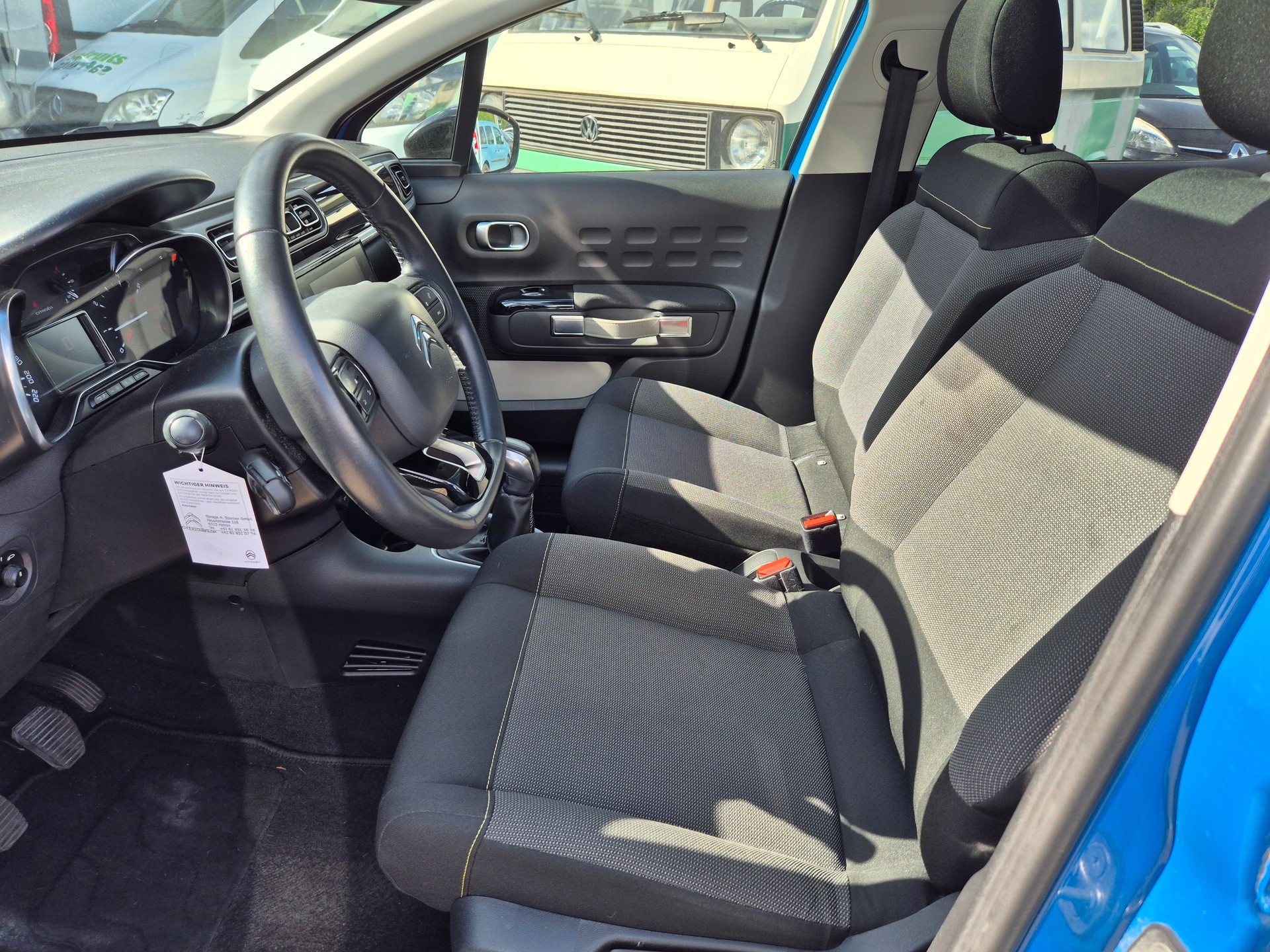 CITROEN C3 1.2i PureTech Shine-image-10