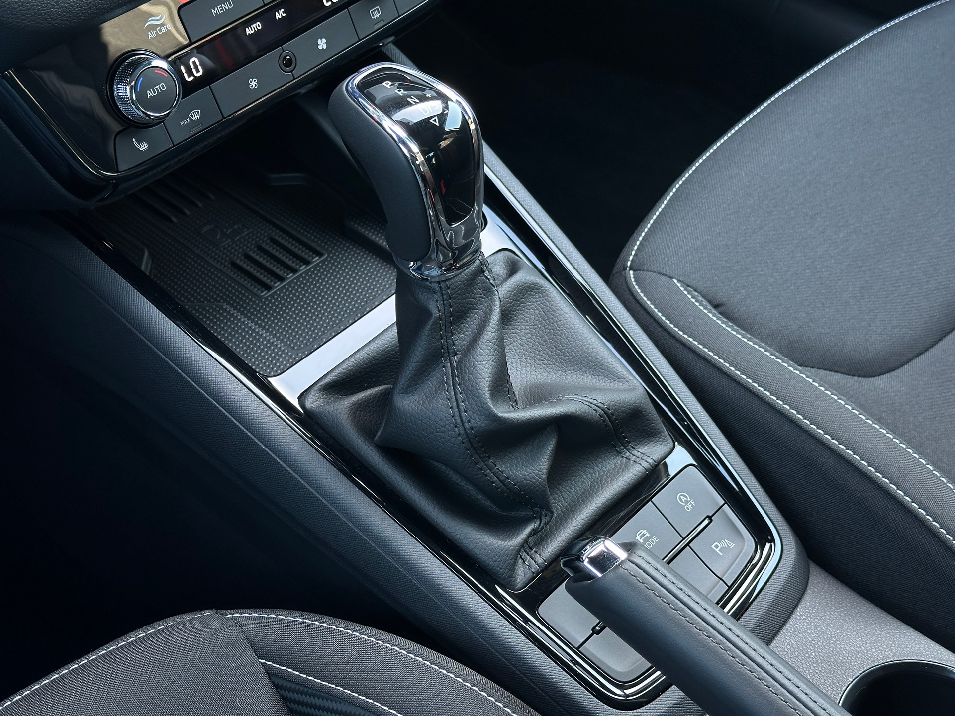 SKODA Scala 1.5 TSI Monte Carlo DSG-image-19