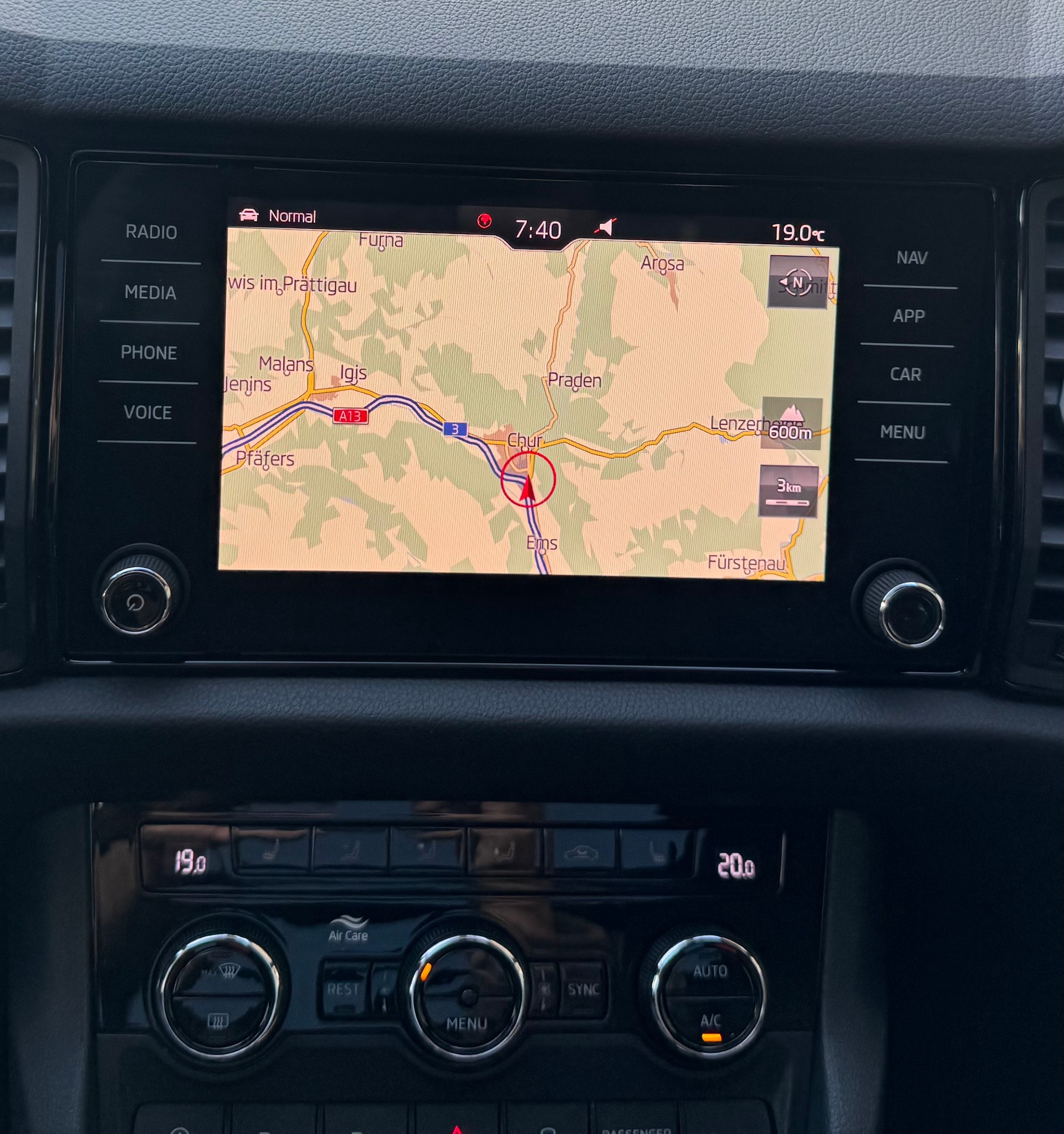 SKODA Kodiaq 2.0 Bi-TDI SCR RS 4x4 DSG-image-16