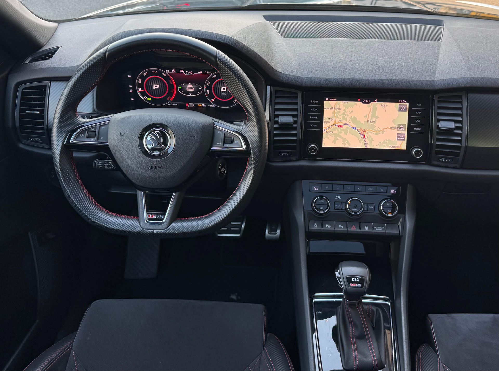 SKODA Kodiaq 2.0 Bi-TDI SCR RS 4x4 DSG-image-14
