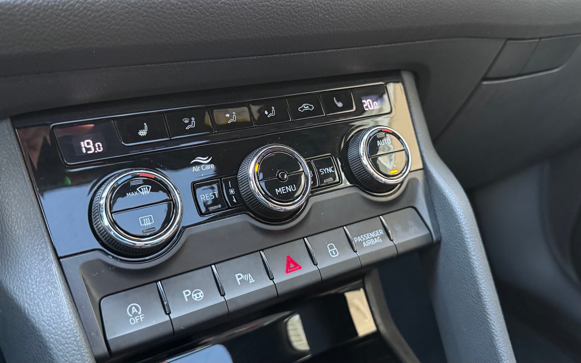 SKODA Kodiaq 2.0 Bi-TDI SCR RS 4x4 DSG-image-19