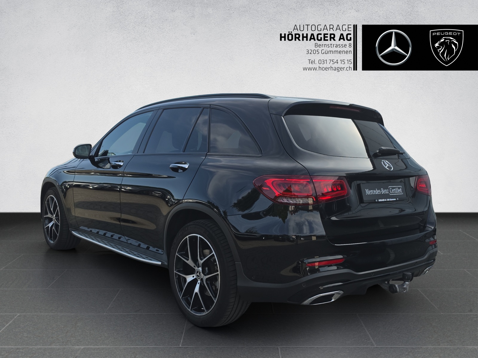 MERCEDES-BENZ GLC 300 AMG Line 4Matic 9G-Tronic-image-4
