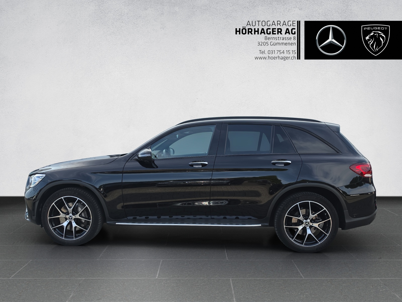 MERCEDES-BENZ GLC 300 AMG Line 4Matic 9G-Tronic-image-5