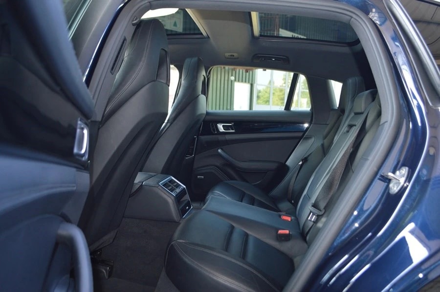 PORSCHE Panamera 4 E-Hybrid Sport Turismo PDK-image-6
