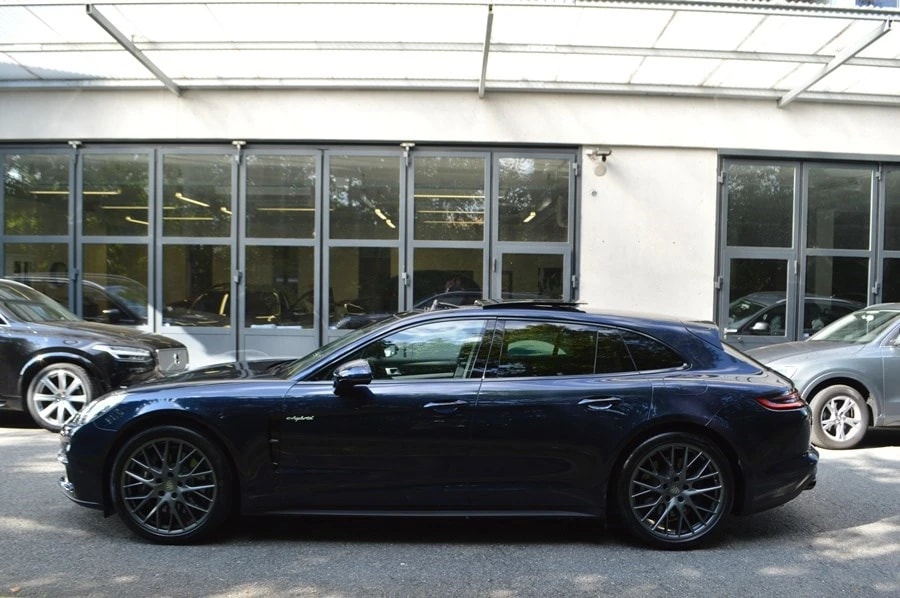 PORSCHE Panamera 4 E-Hybrid Sport Turismo PDK-image-1