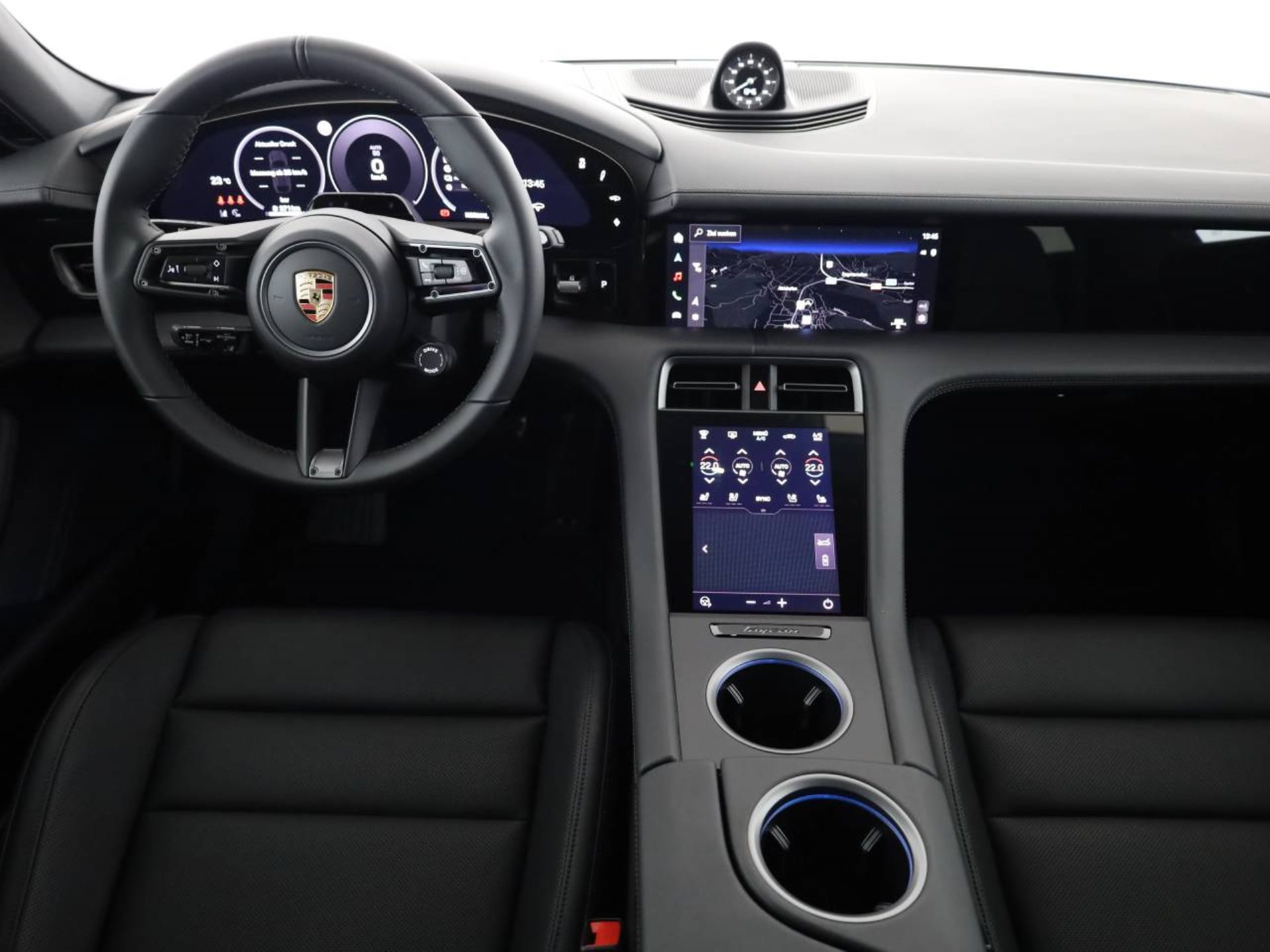 PORSCHE Taycan 4 Cross Turismo-image-4
