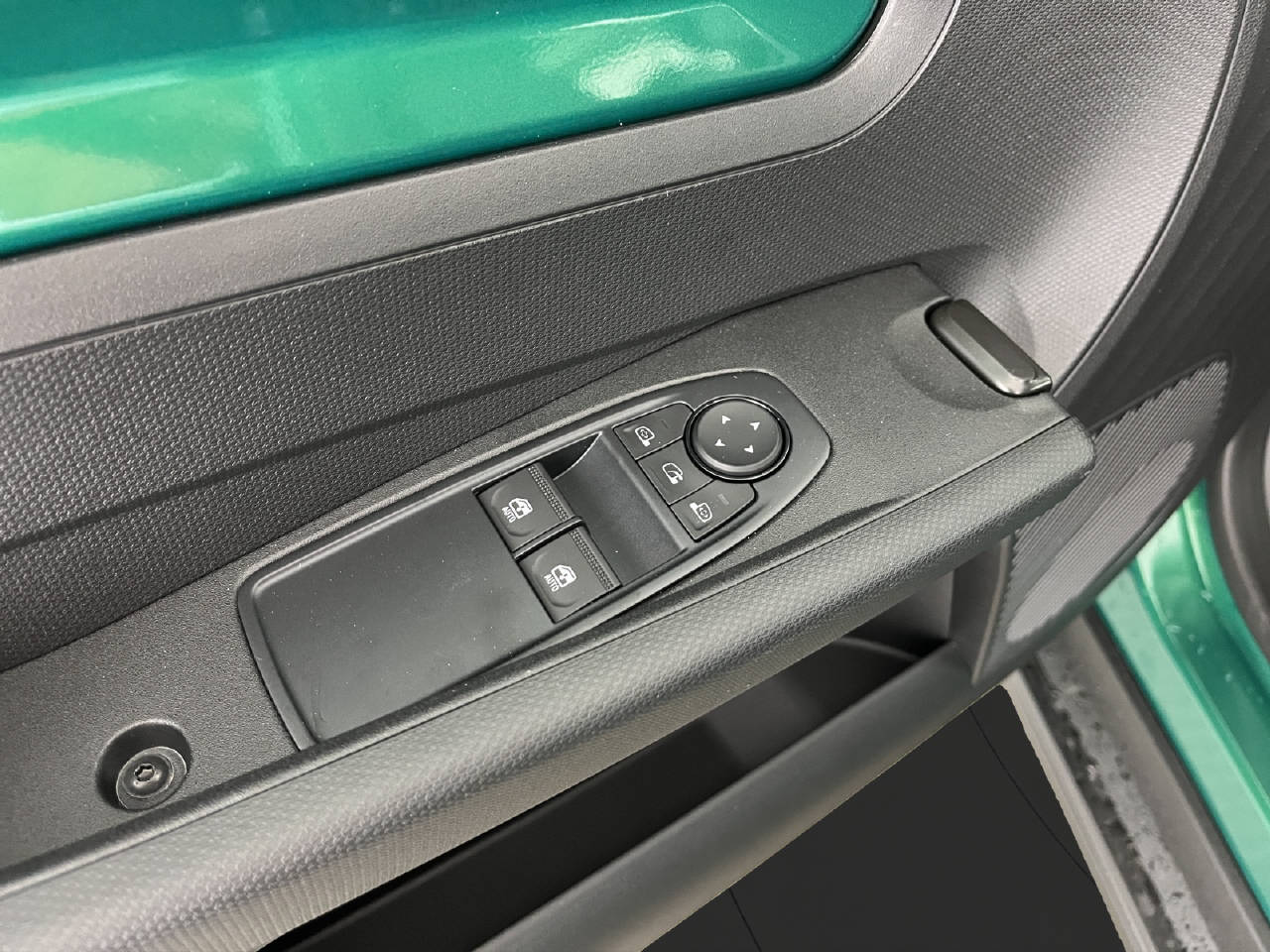 RENAULT Twingo E-Tech Urban Range techno-image-12