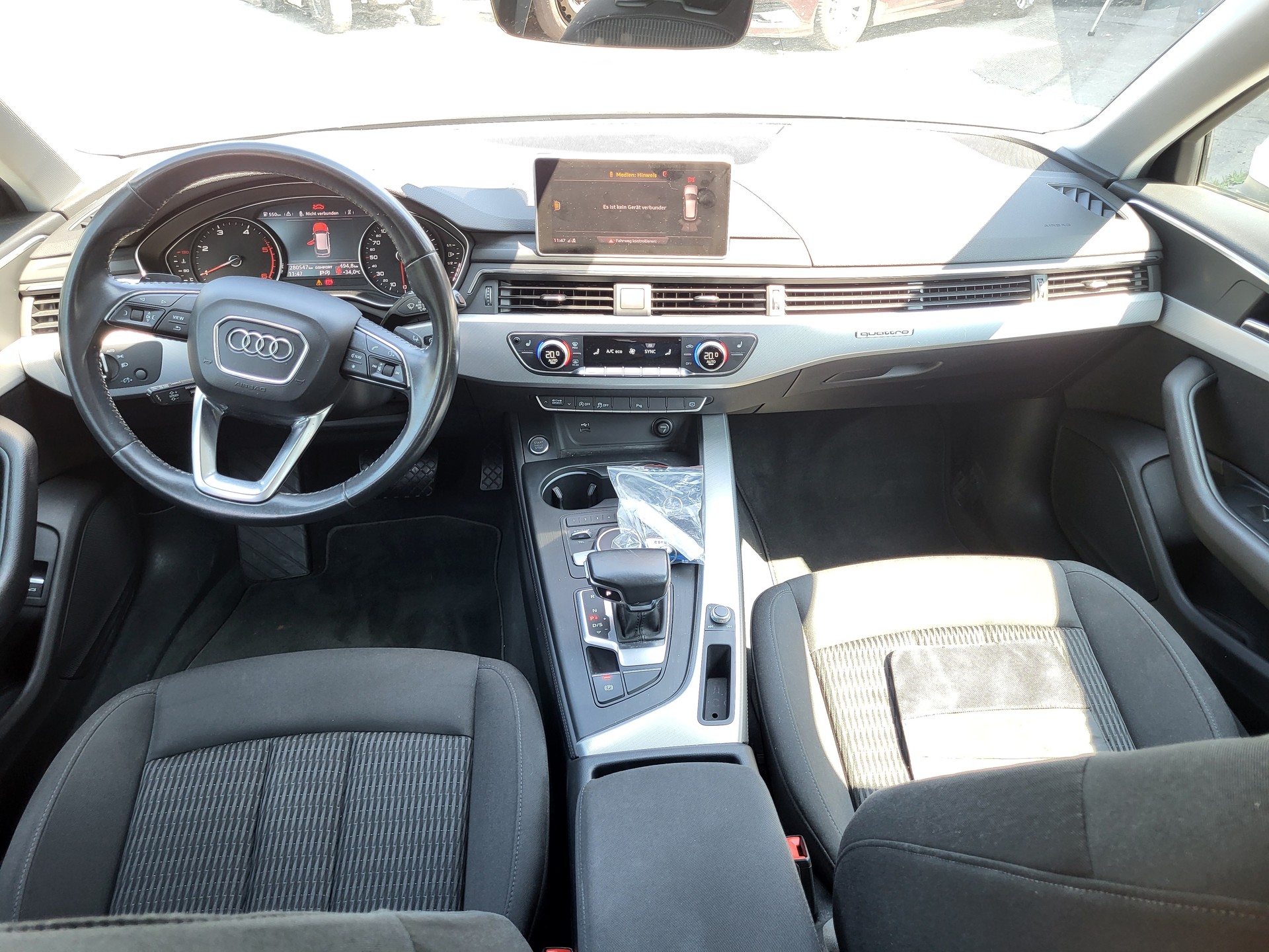 AUDI A4 Avant 2.0 TDI Design quattro S-tronic-image-8
