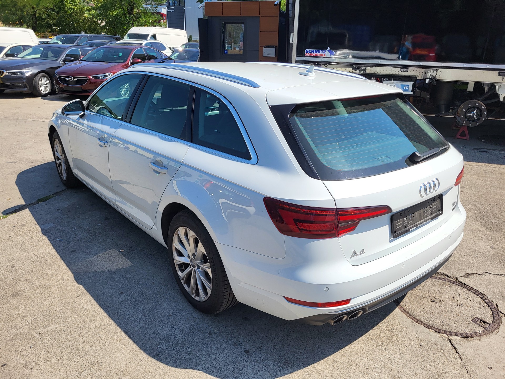 AUDI A4 Avant 2.0 TDI Design quattro S-tronic-image-1