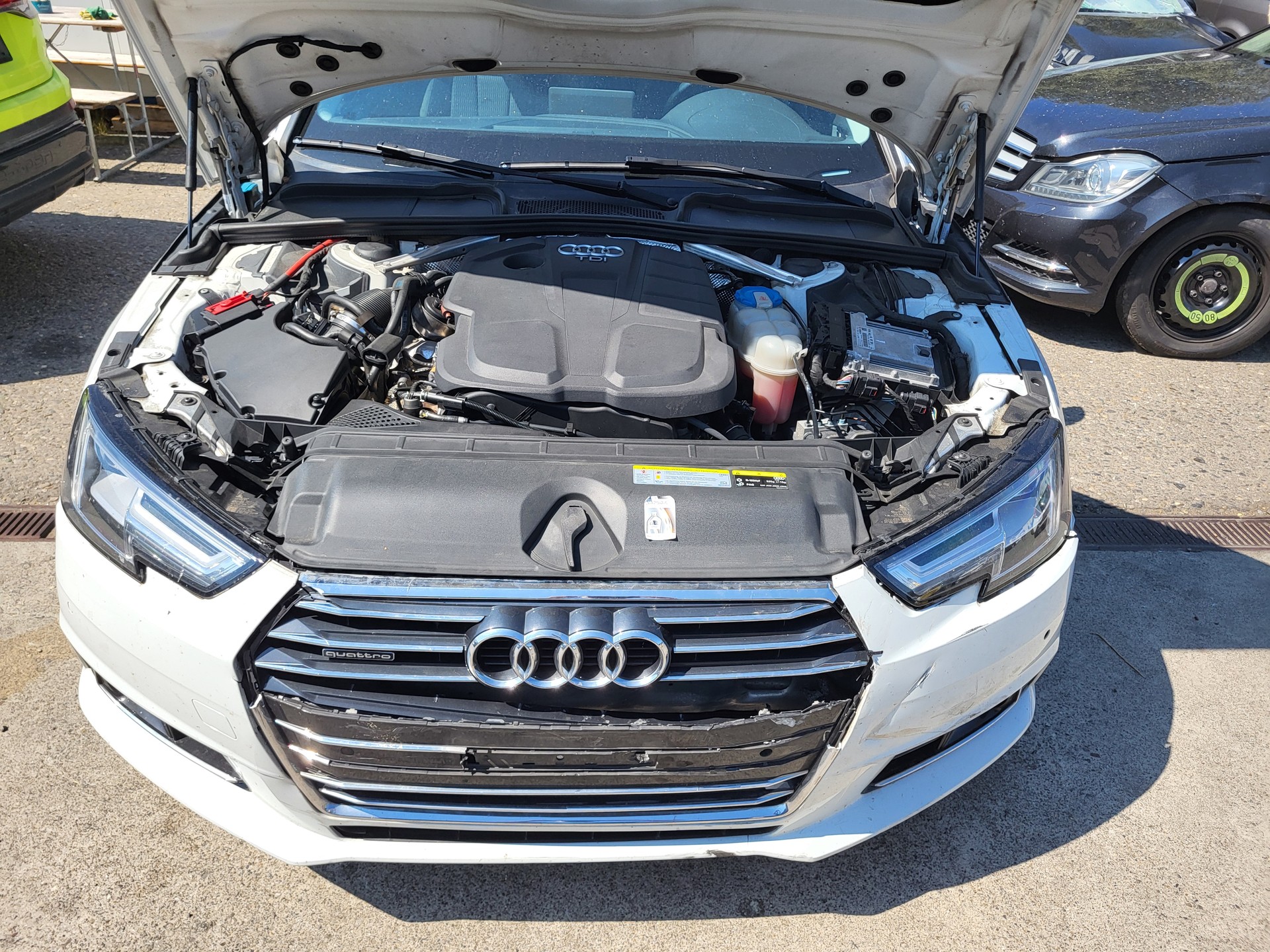 AUDI A4 Avant 2.0 TDI Design quattro S-tronic-image-13