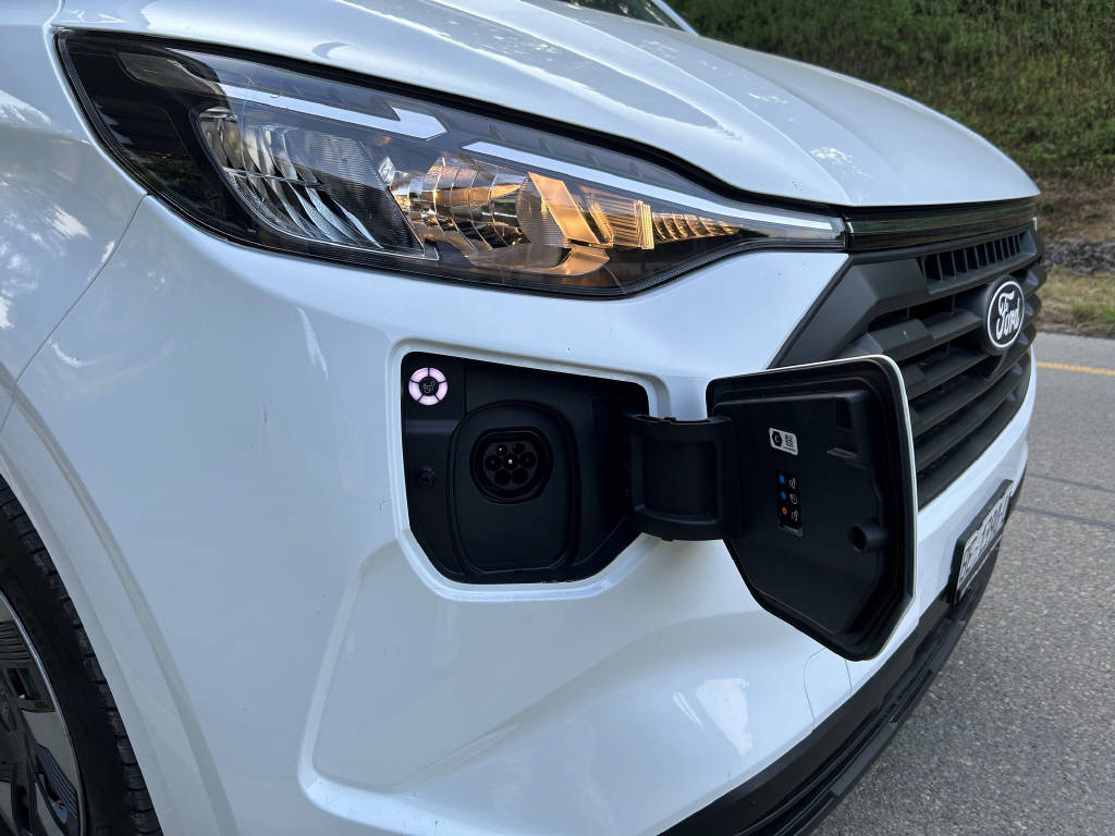 FORD Transit Custom Van 320 L1 2.5 Duratec 233 Trend PHEV-image-15