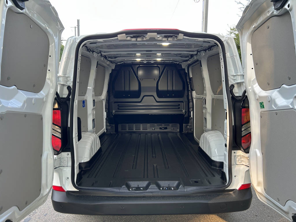 FORD Transit Custom Van 320 L1 2.5 Duratec 233 Trend PHEV-image-4