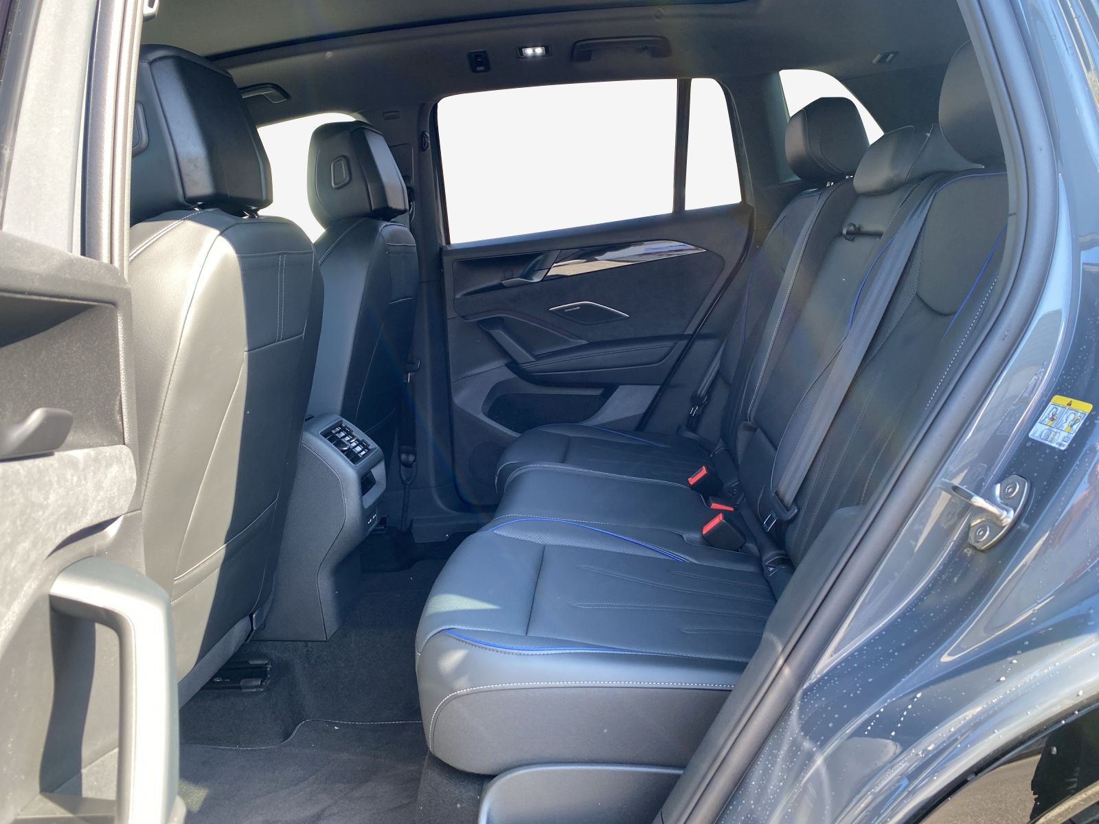 VW Tiguan 2.0 TSI DSG R-Line Plus 4Motion-image-10
