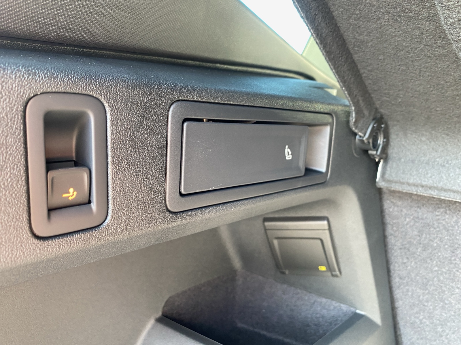 VW Tiguan 2.0 TSI DSG R-Line Plus 4Motion-image-12