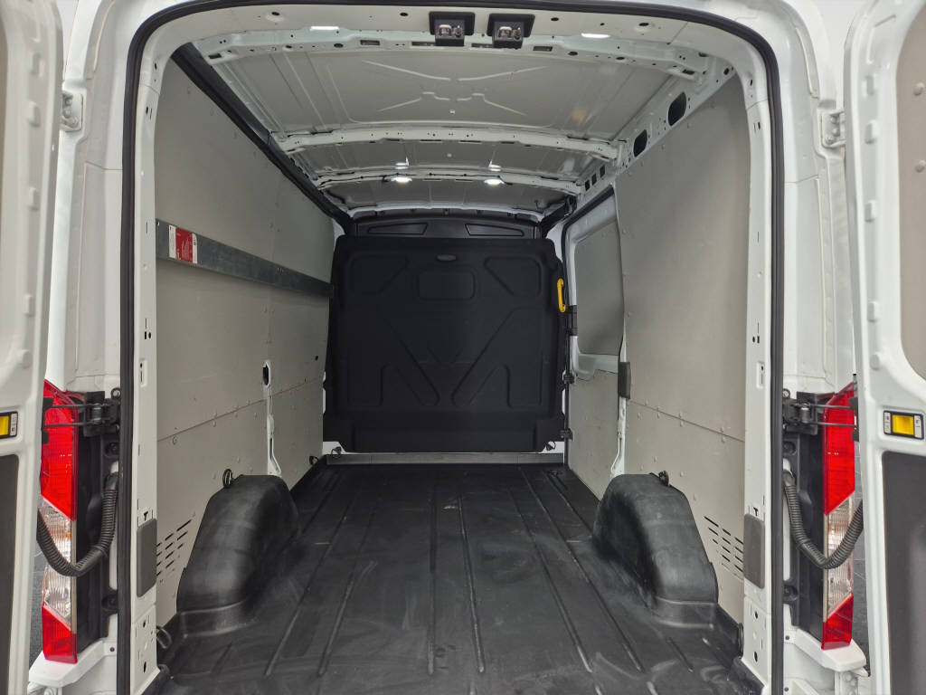 FORD Transit Van 290 L2H2 2.0 EcoBlue 130 Trend-image-12