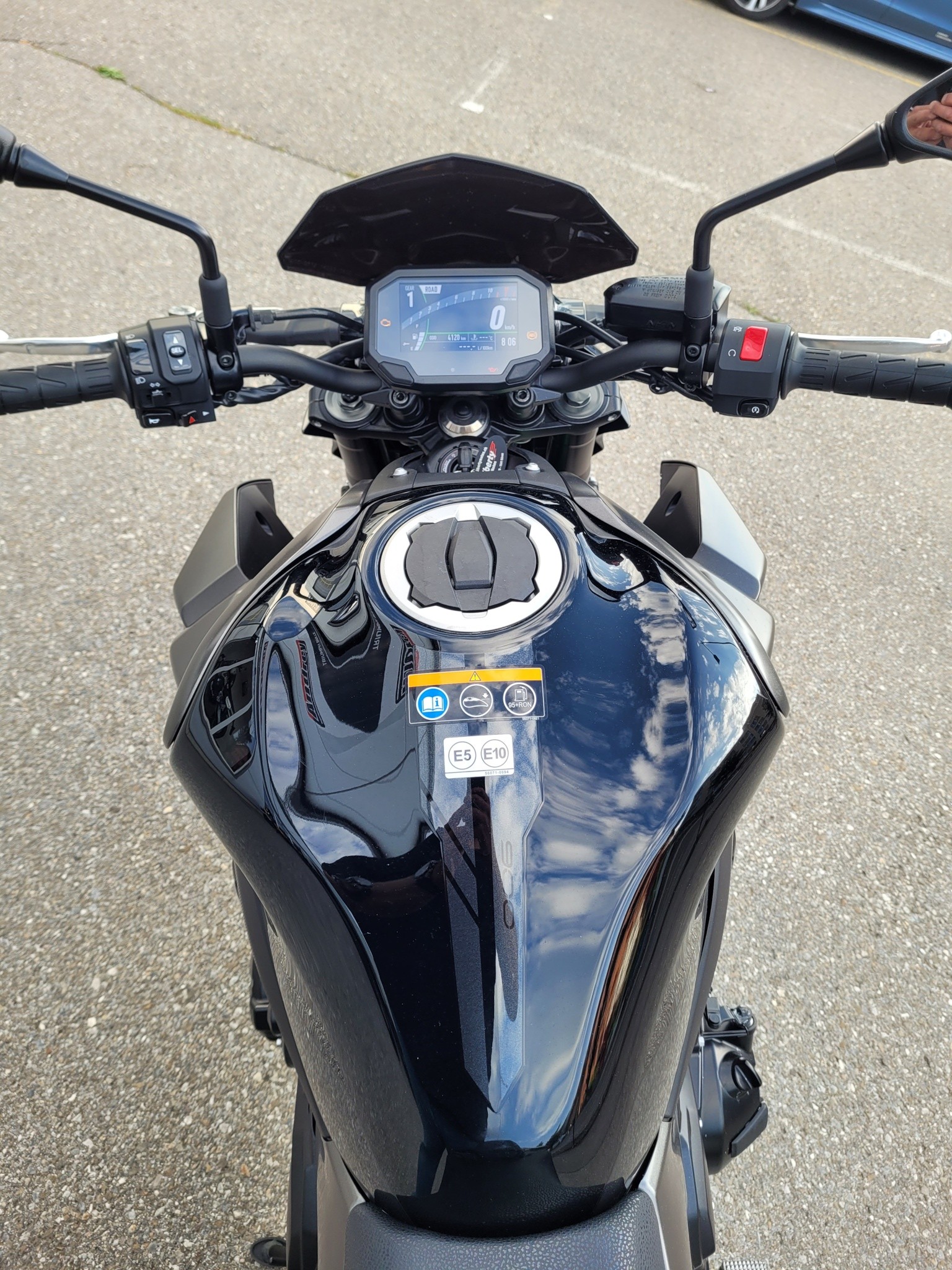 KAWASAKI Z 900-image-6