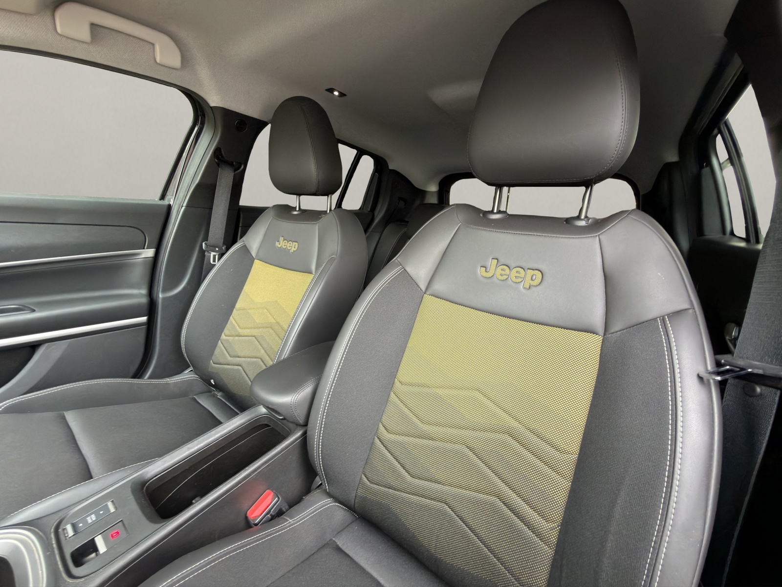 JEEP Avenger Summit-image-11