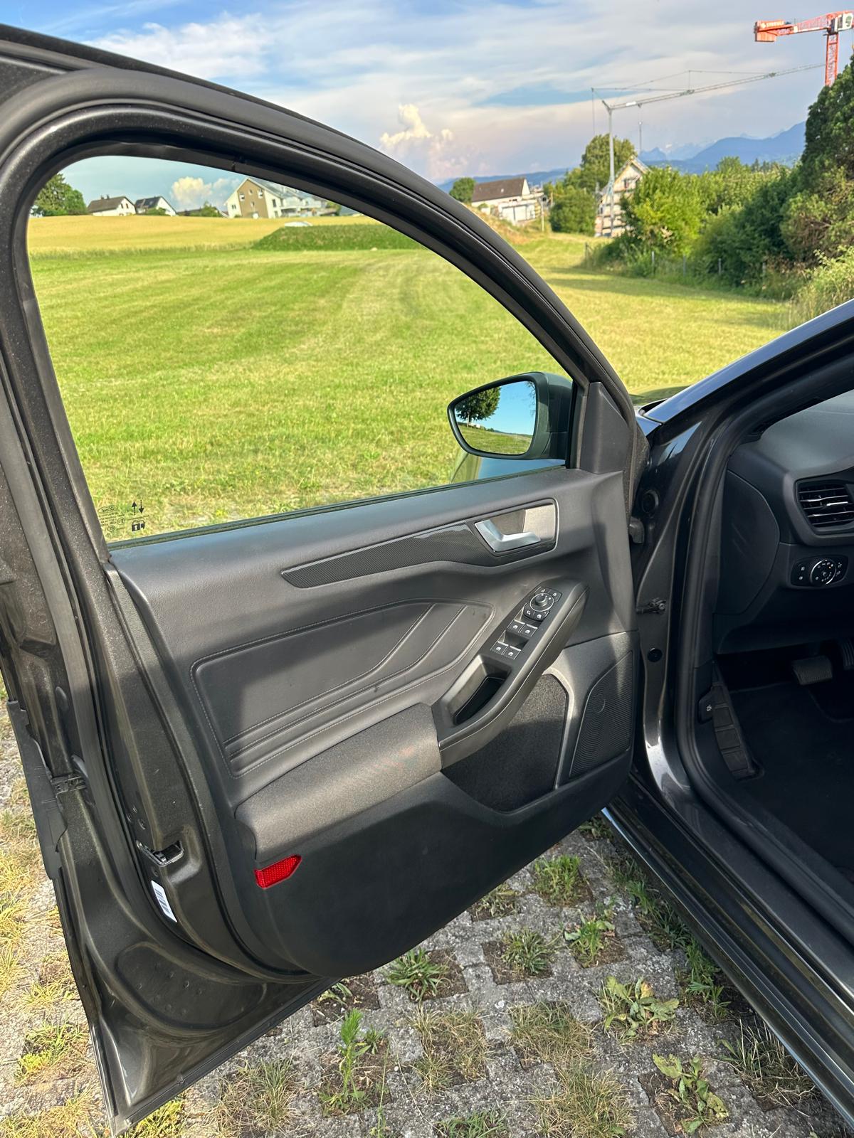 FORD 1.0i EcoB Hybrid 155 ST-Line-image-10