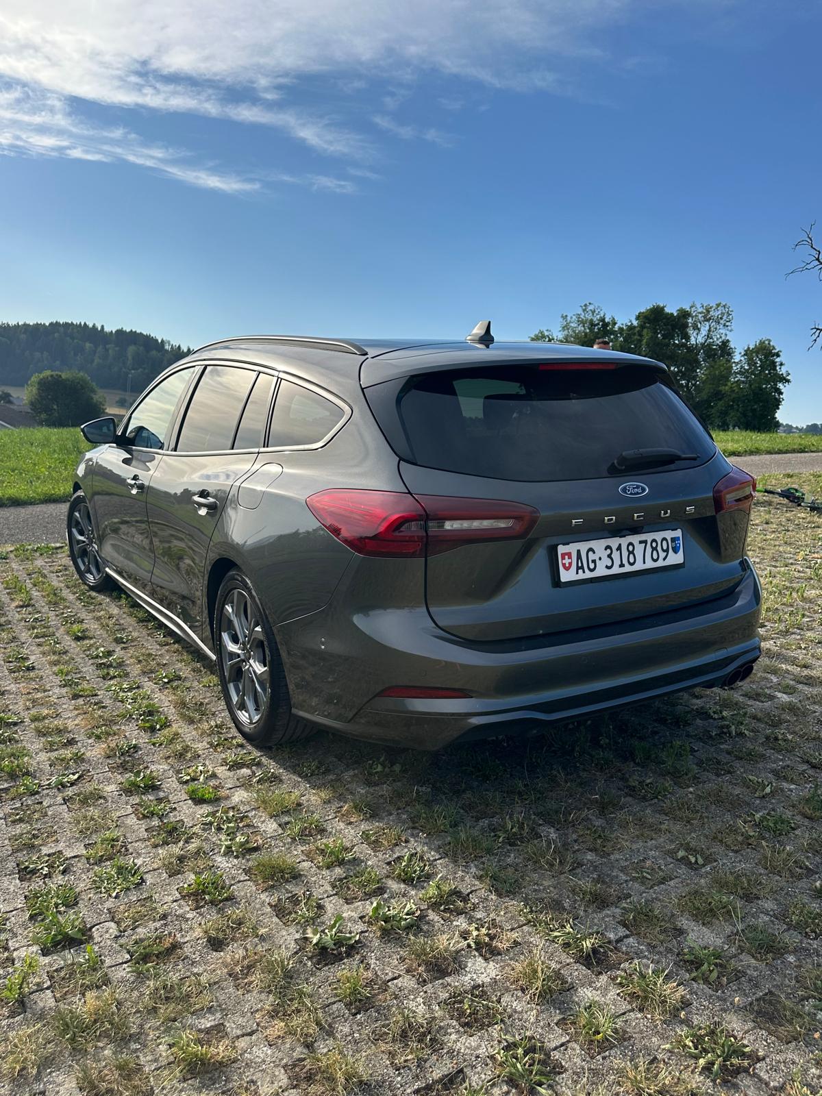 FORD 1.0i EcoB Hybrid 155 ST-Line-image-12