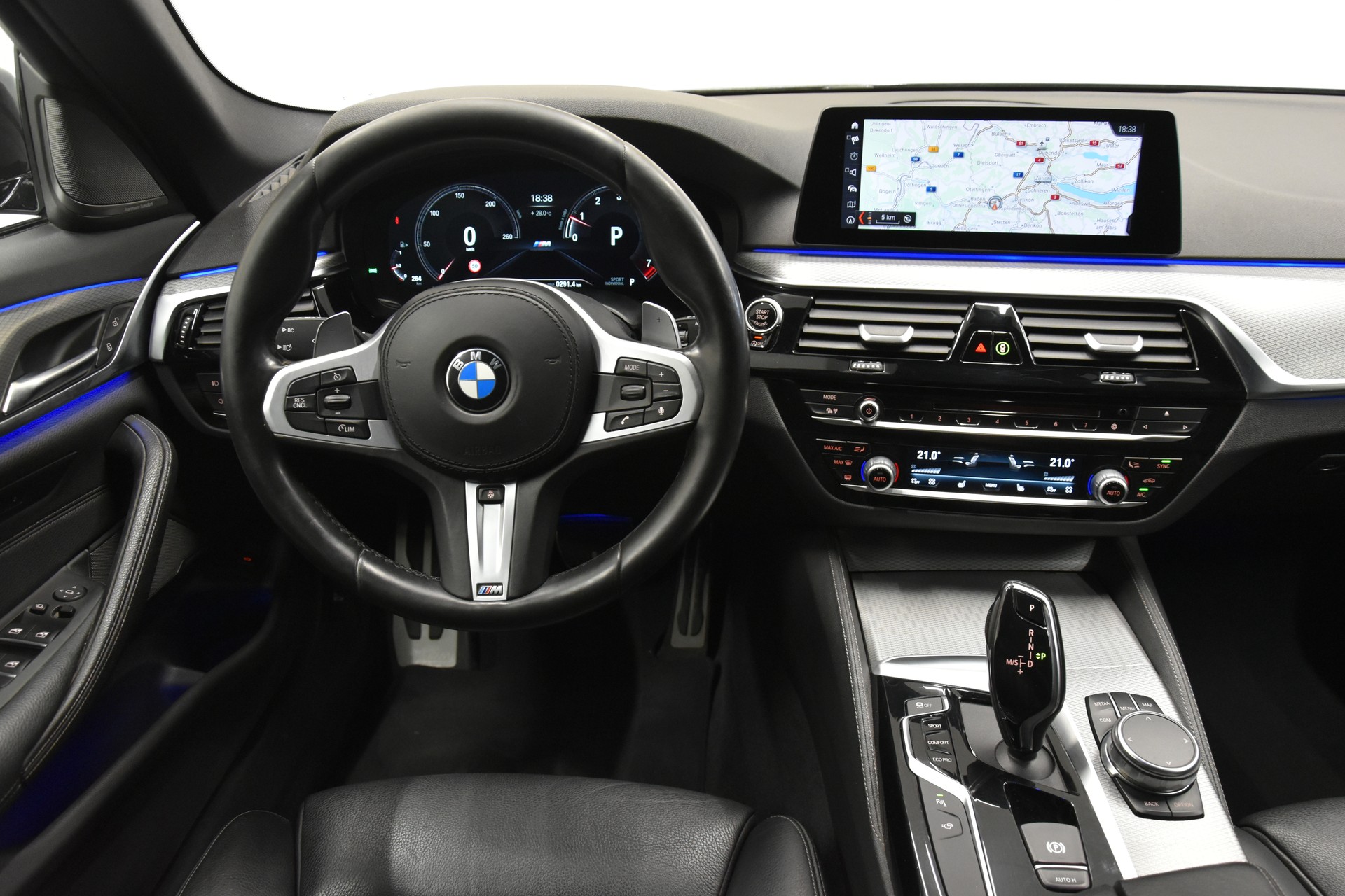 BMW 540i xDrive M-Sport Touring Steptronic-image-4