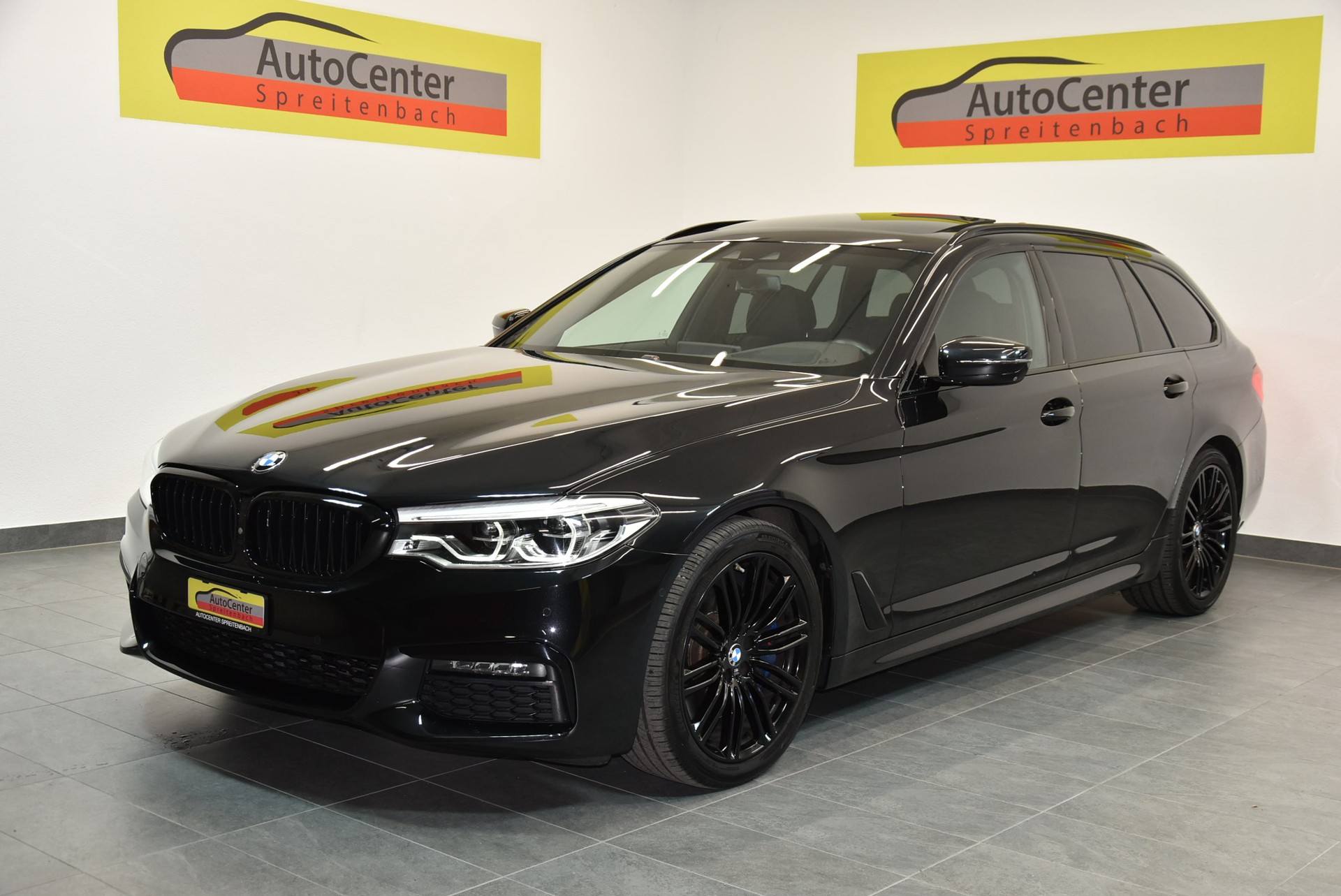 BMW 540i xDrive M-Sport Touring Steptronic-image-1
