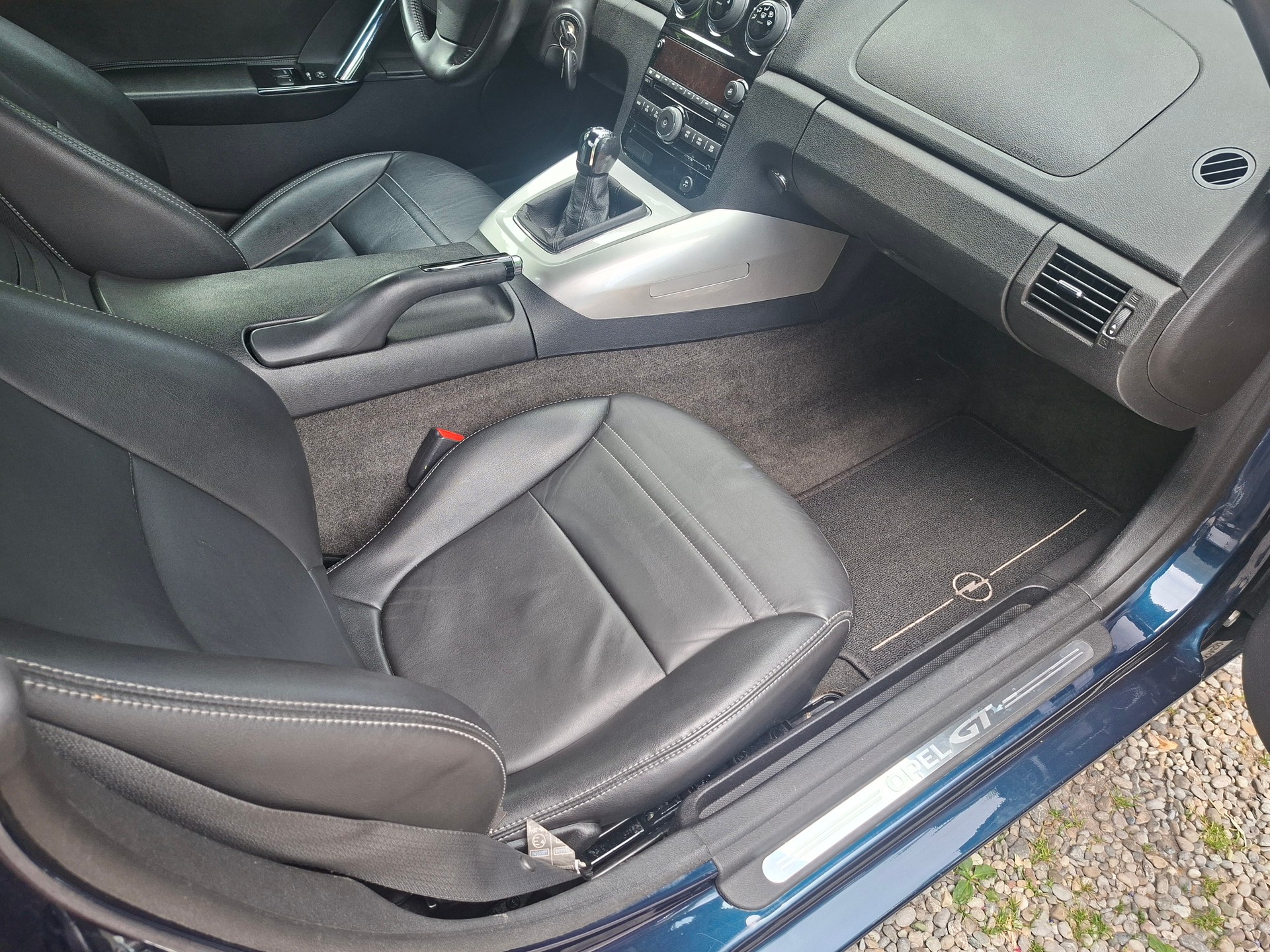 OPEL GT 2.0 Turbo-image-14