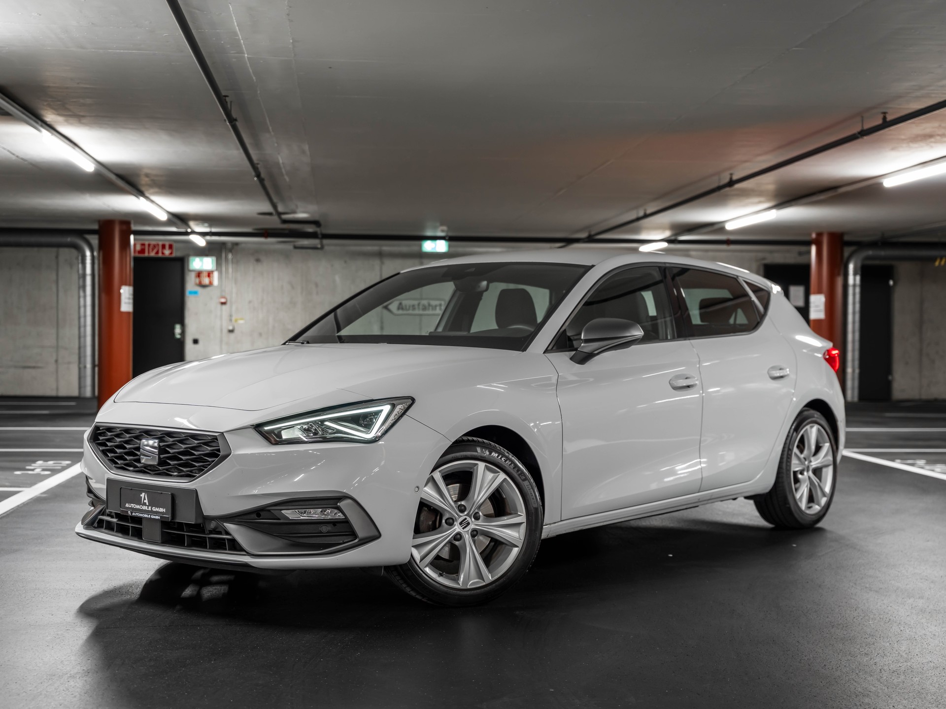 SEAT Leon 1.5 Eco TSI FR-image-0