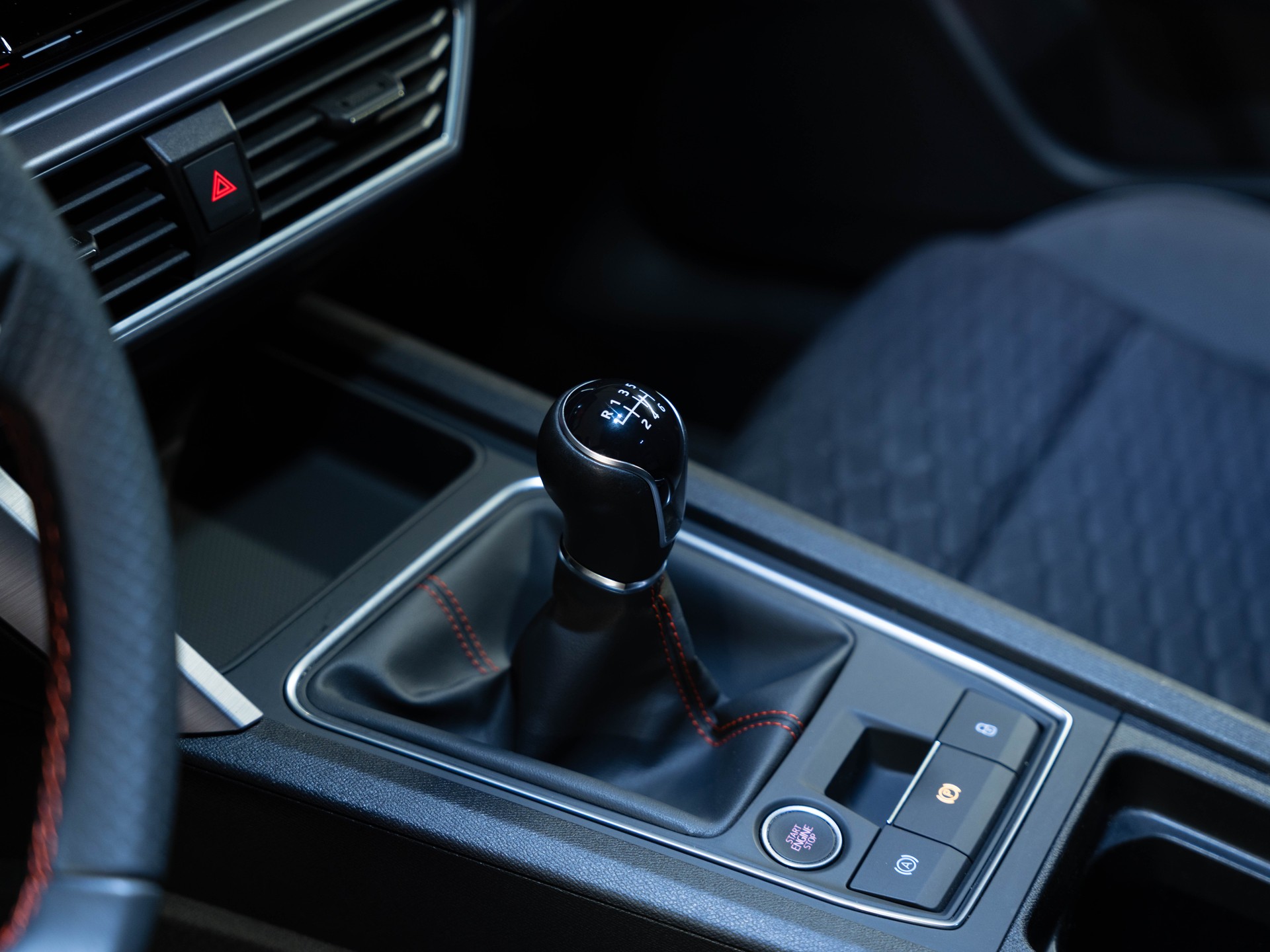 SEAT Leon 1.5 Eco TSI FR-image-25
