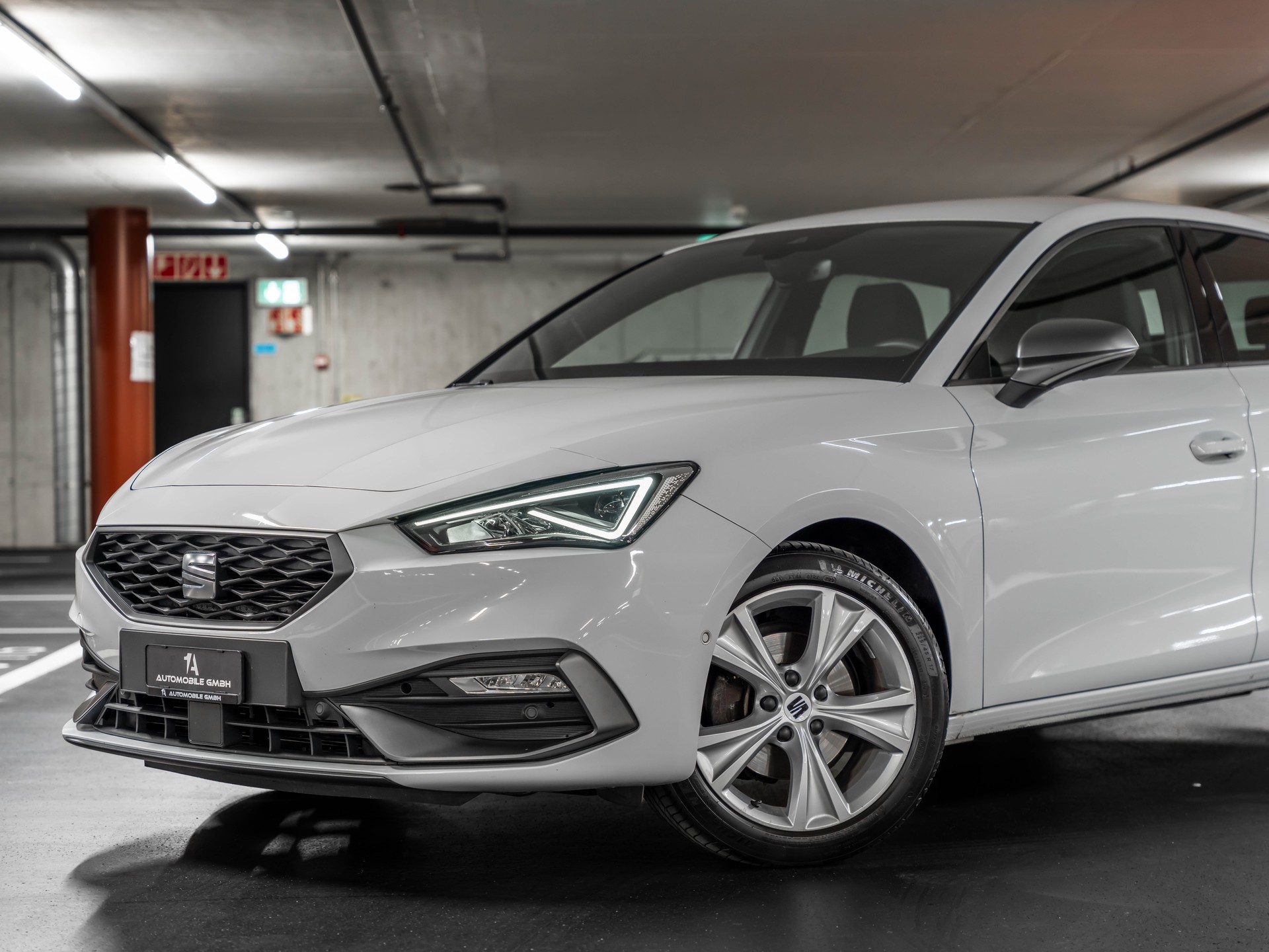 SEAT Leon 1.5 Eco TSI FR-image-1