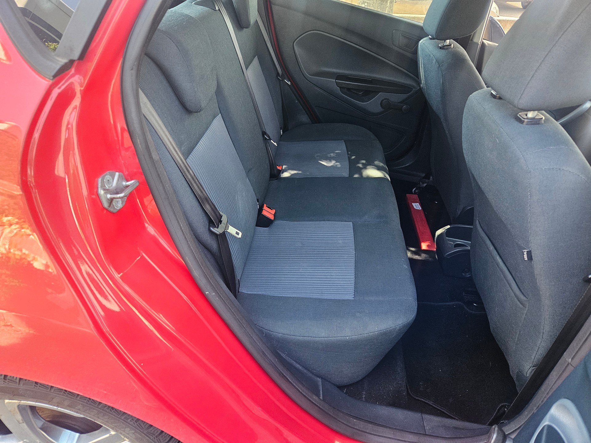 FORD Fiesta 1.4 16V Trend-image-12