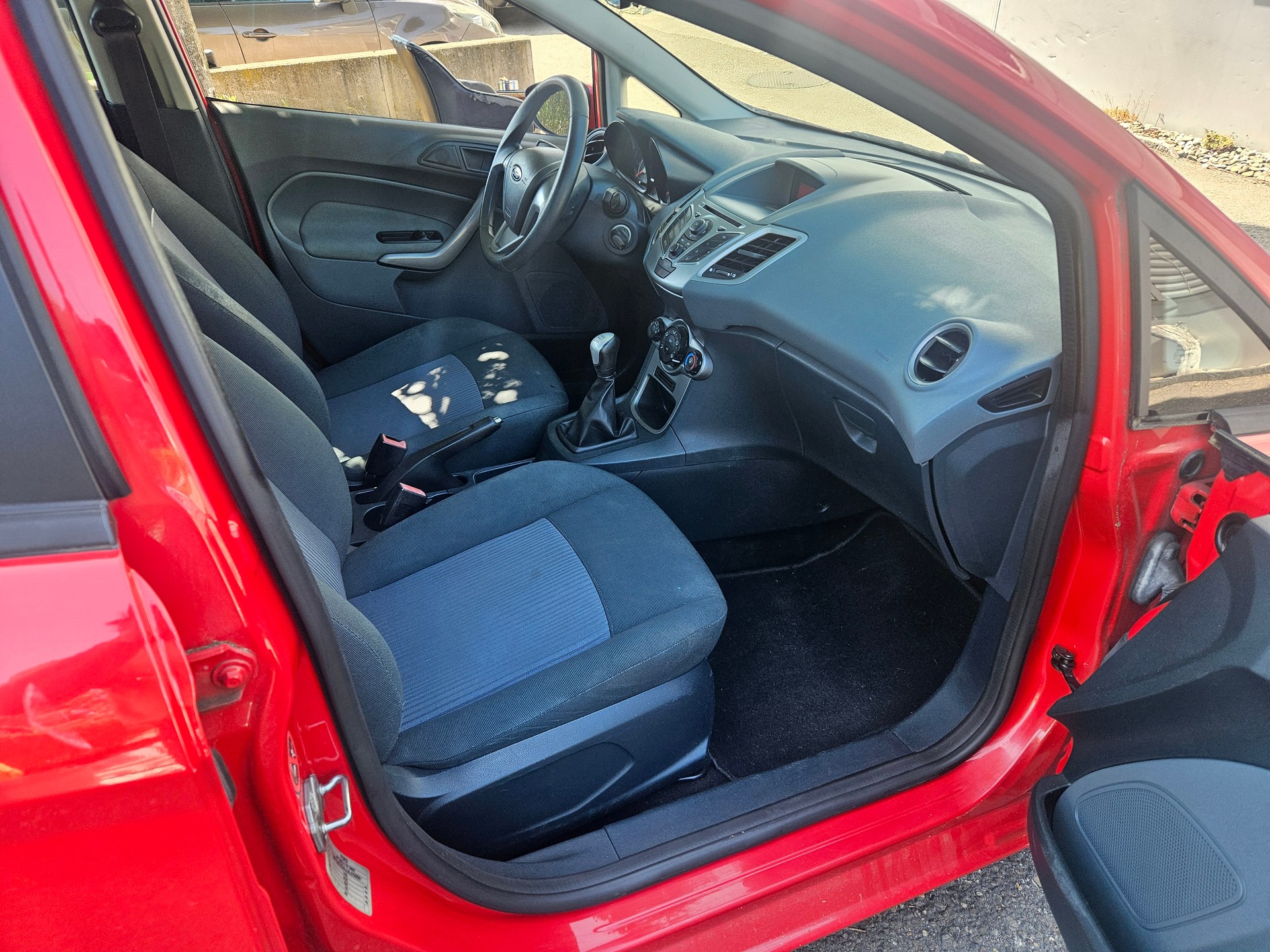 FORD Fiesta 1.4 16V Trend-image-11