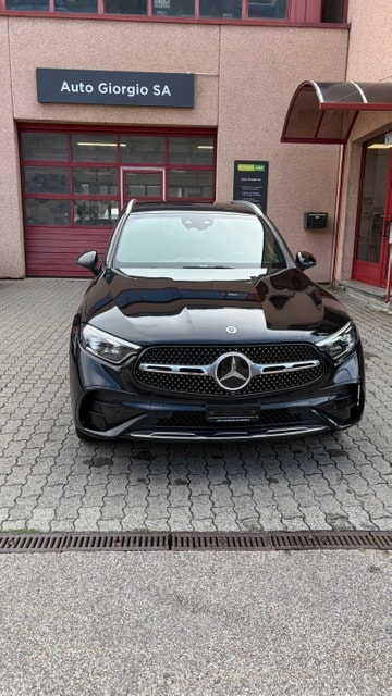 MERCEDES-BENZ GLC 300 4Matic AMG Line 9G-Tronic-image-5