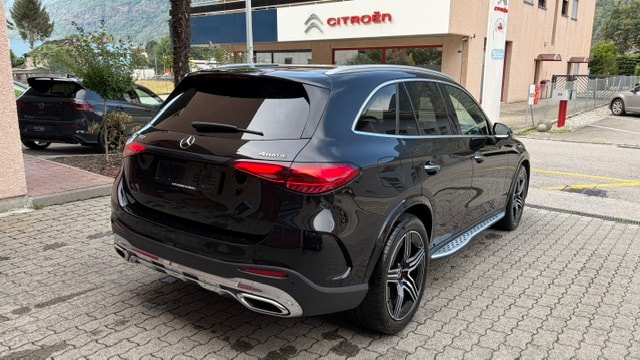 MERCEDES-BENZ GLC 300 4Matic AMG Line 9G-Tronic-image-7