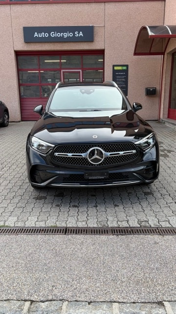 MERCEDES-BENZ GLC 300 4Matic AMG Line 9G-Tronic-image-10