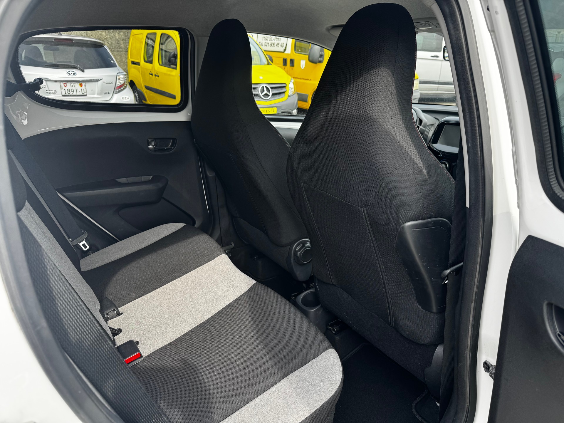 CITROEN C1 1.0 VTi ETG5 Shine Airscape-image-12