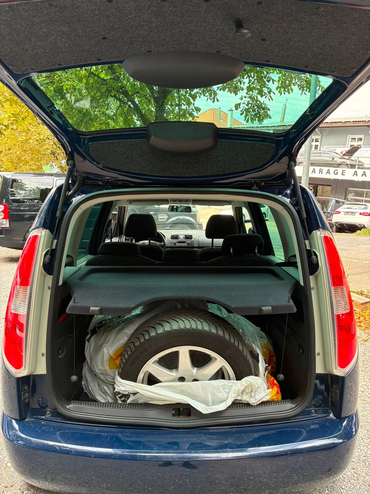 SKODA Roomster 1.6 TDI Elegance-image-18
