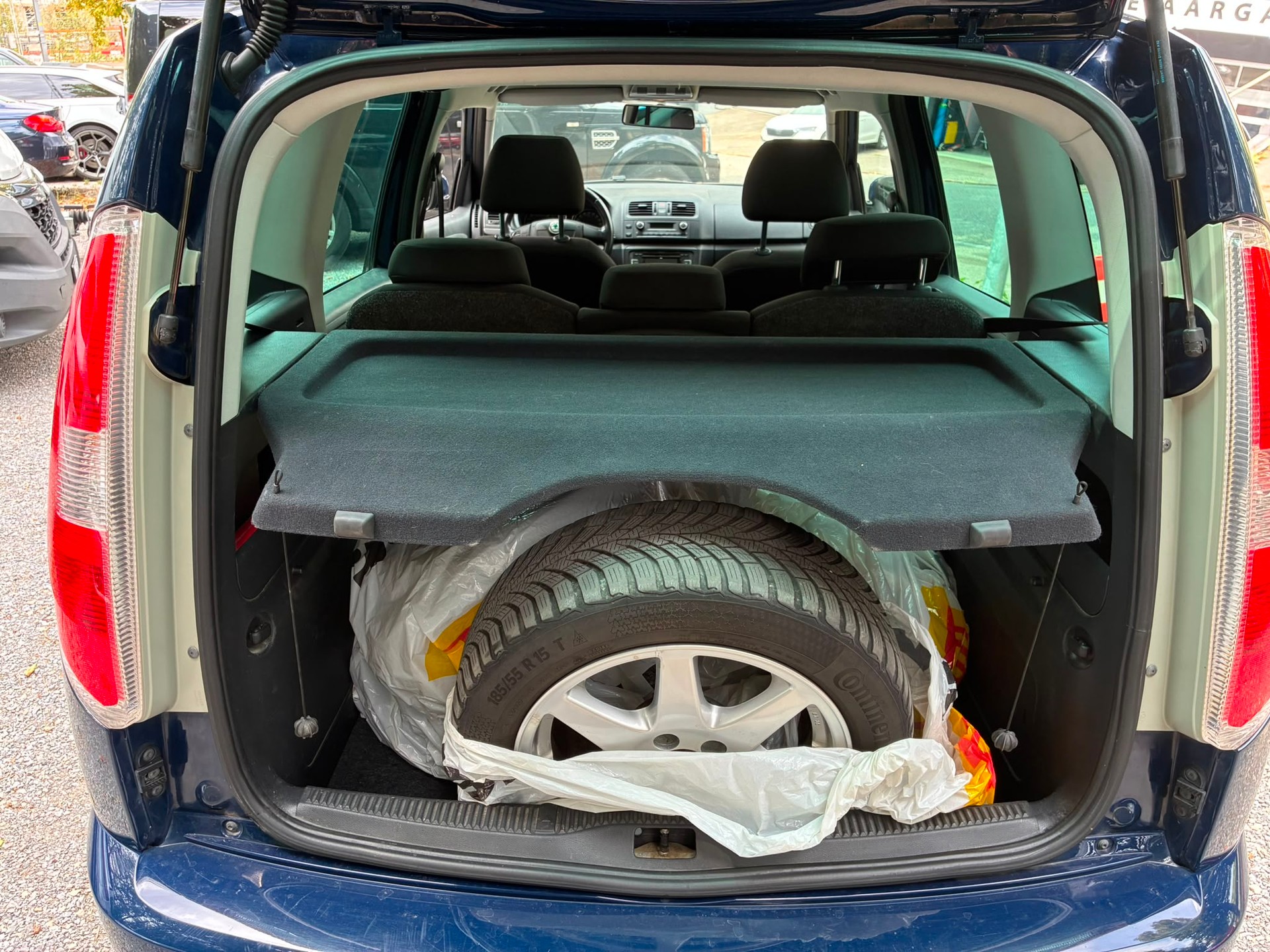 SKODA Roomster 1.6 TDI Elegance-image-17