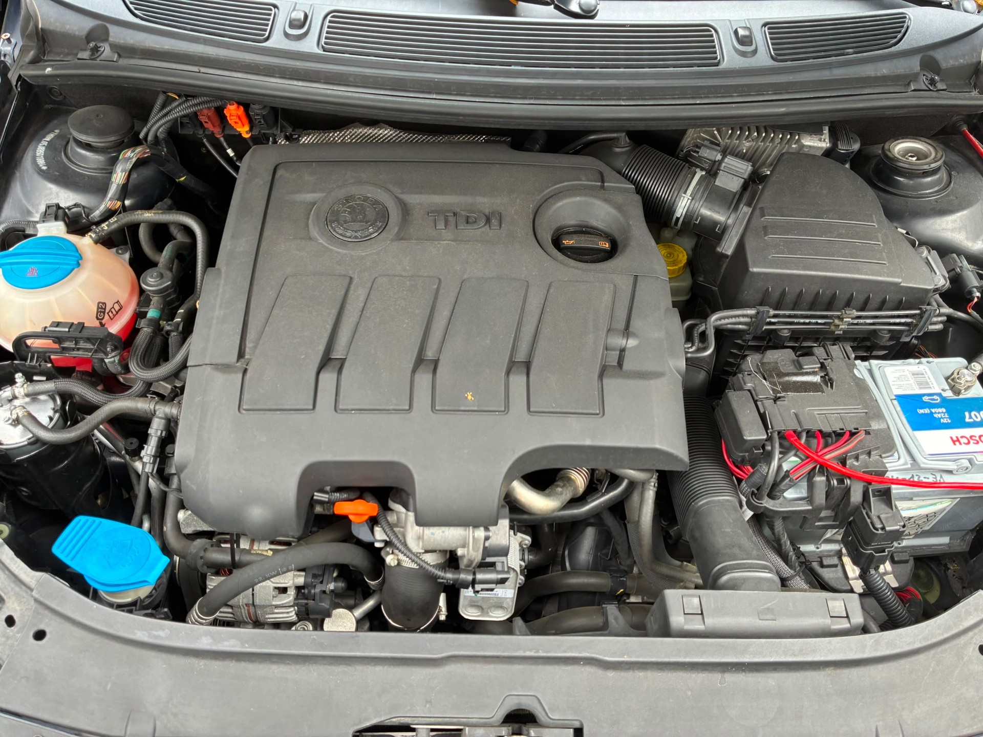 SKODA Roomster 1.6 TDI Elegance-image-27