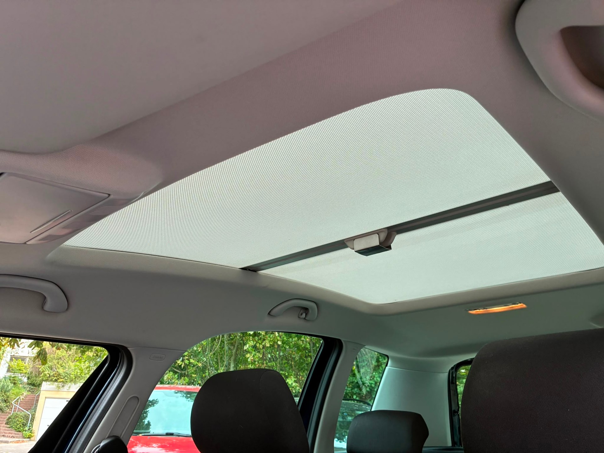 SKODA Roomster 1.6 TDI Elegance-image-13