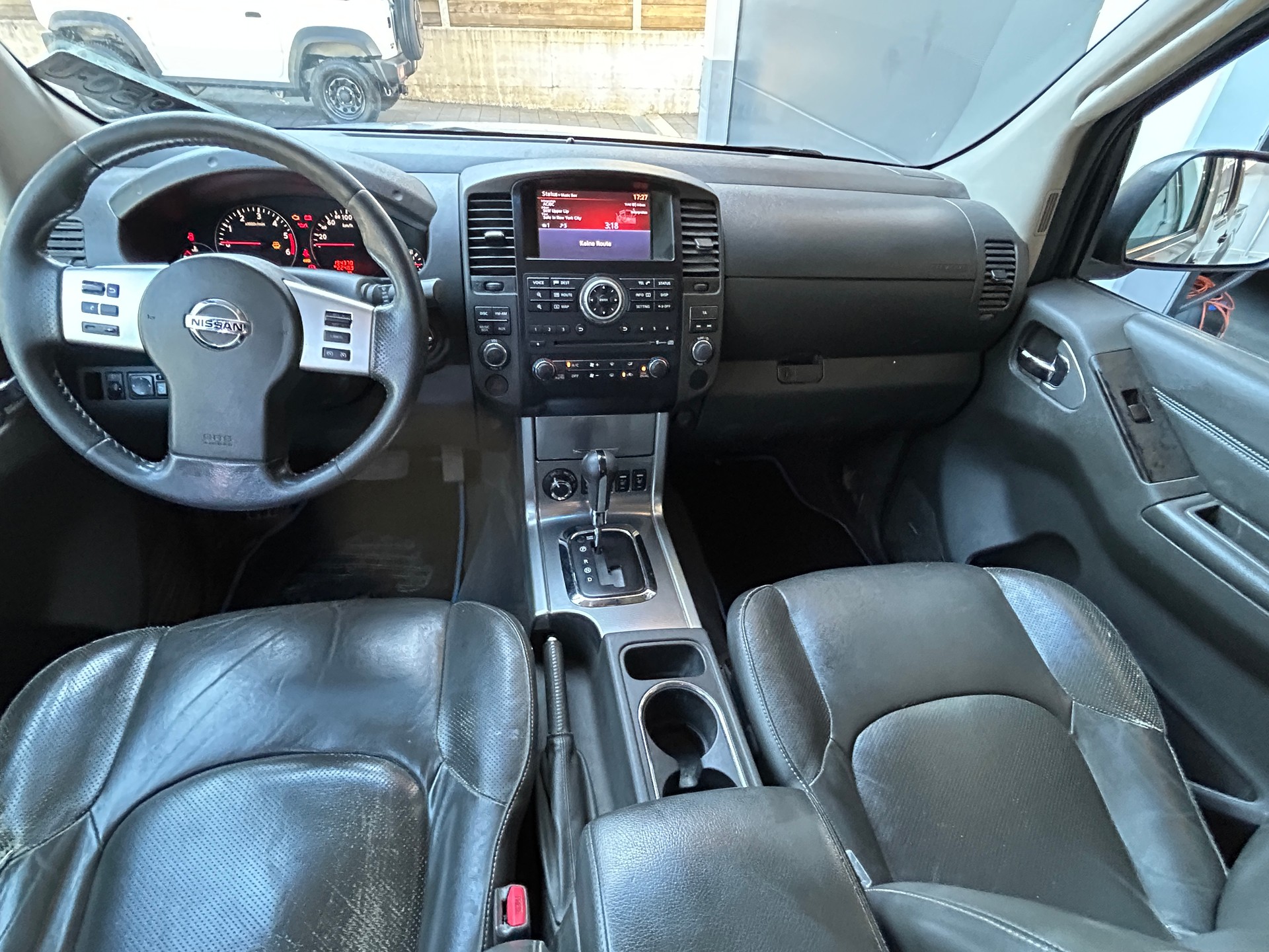 NISSAN Navara V6 Double Cab LE 3.0 dCi 4WD Automat-image-10