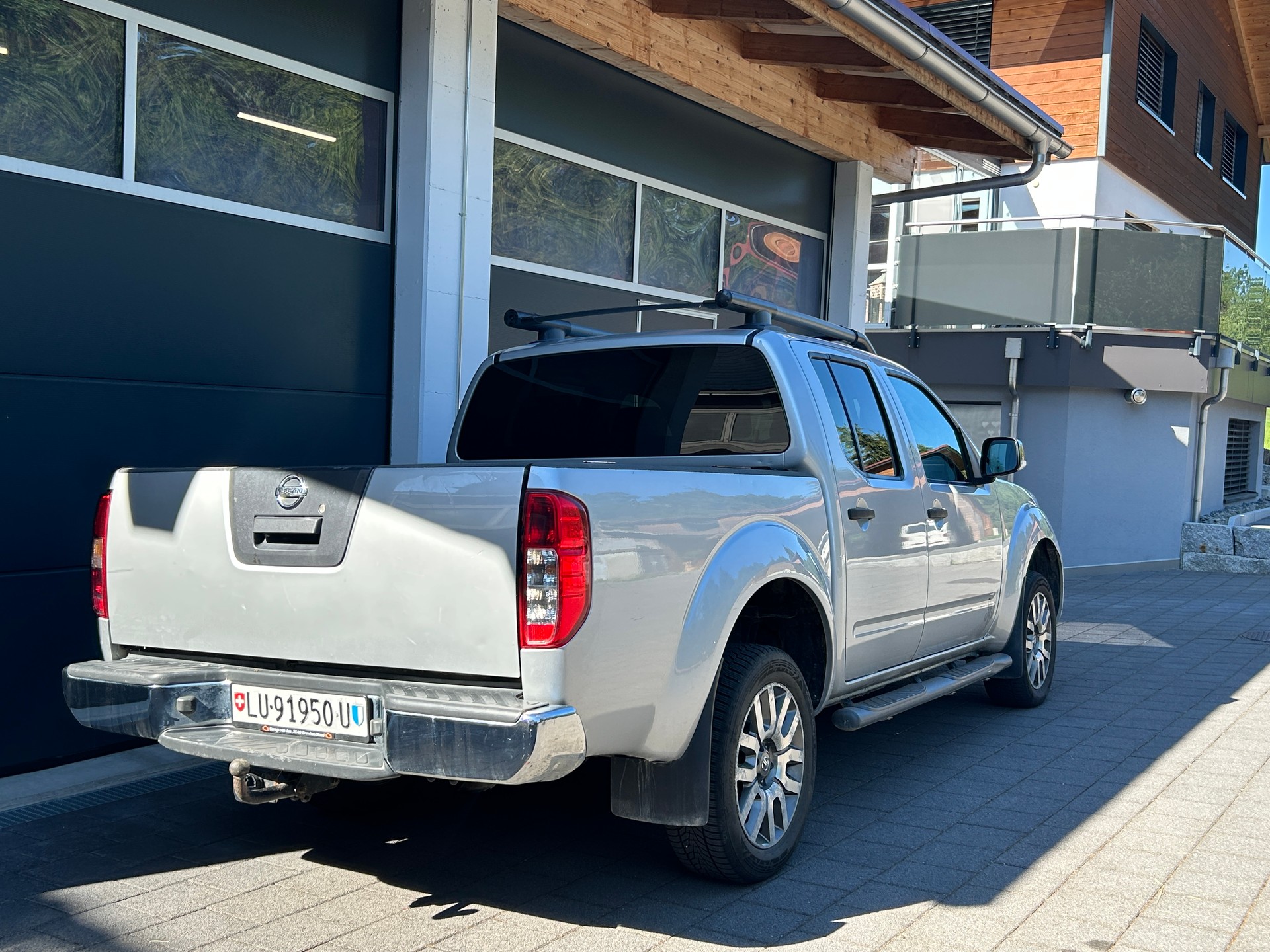 NISSAN Navara V6 Double Cab LE 3.0 dCi 4WD Automat-image-1