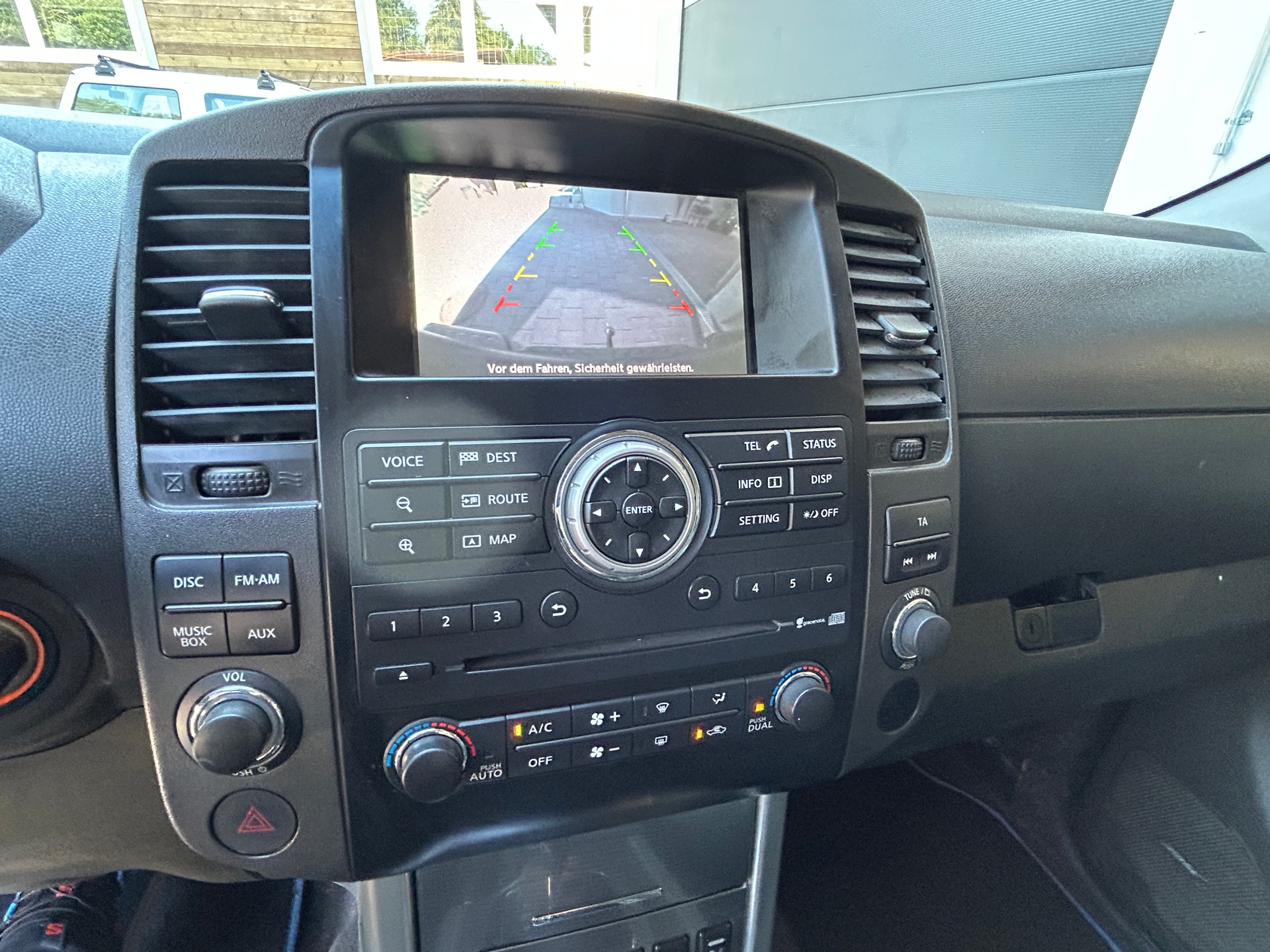 NISSAN Navara V6 Double Cab LE 3.0 dCi 4WD Automat-image-13