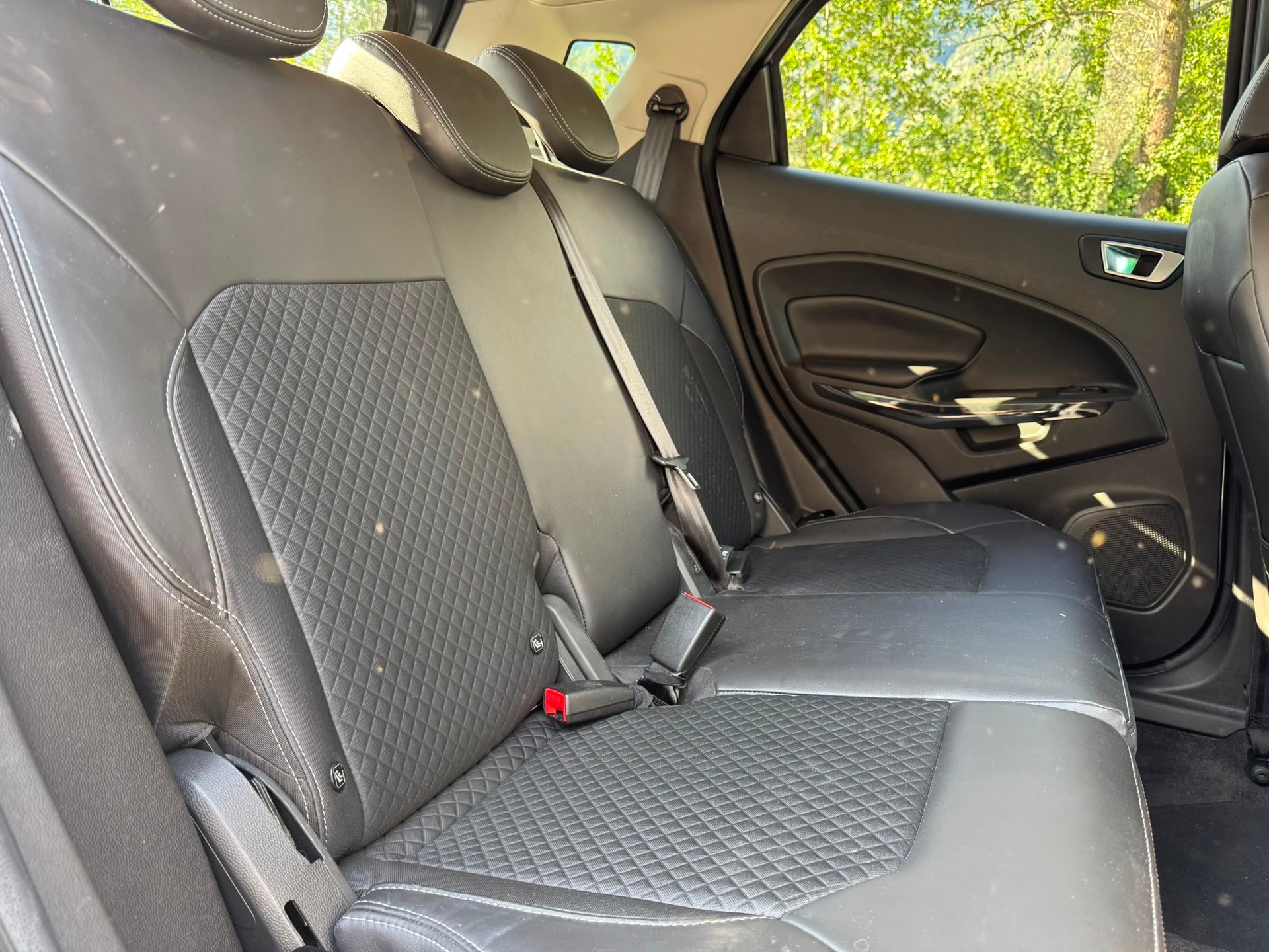 FORD EcoSport 1.0 SCTi Titanium S-image-11
