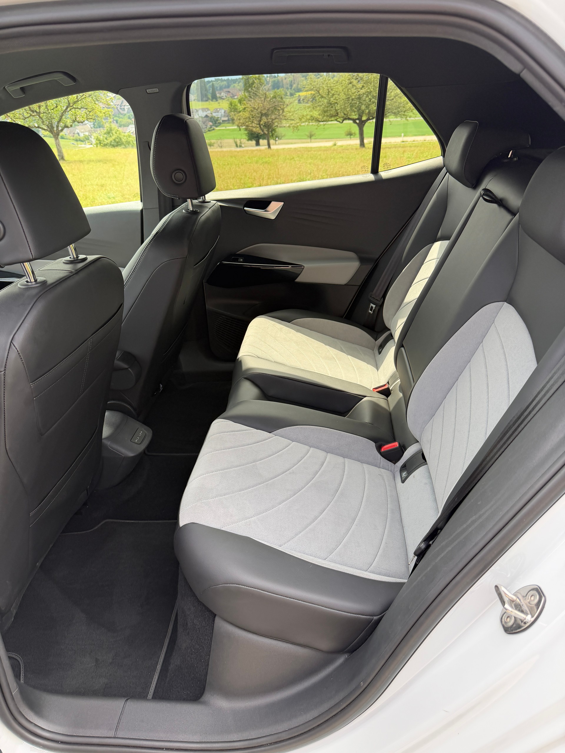 VW ID.3 Pro S 77 kWh Life Plus-image-11
