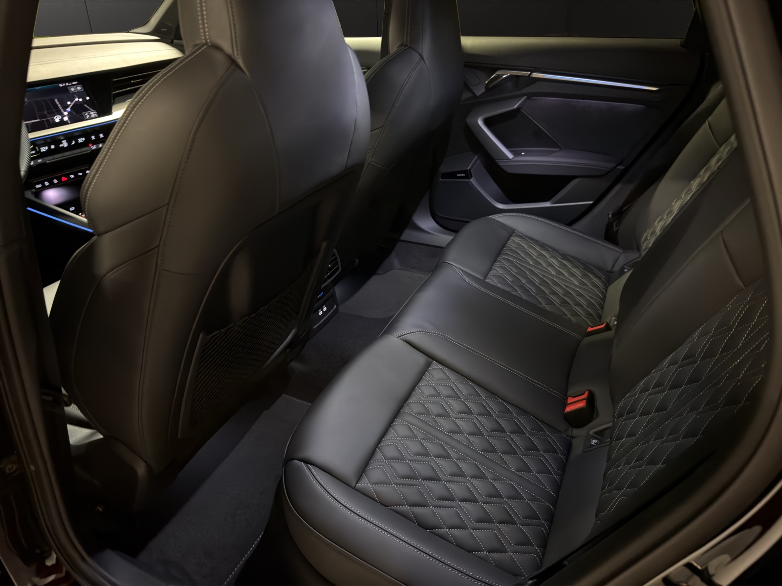 AUDI S3 Sportback TFSI quattro S-tronic-image-17