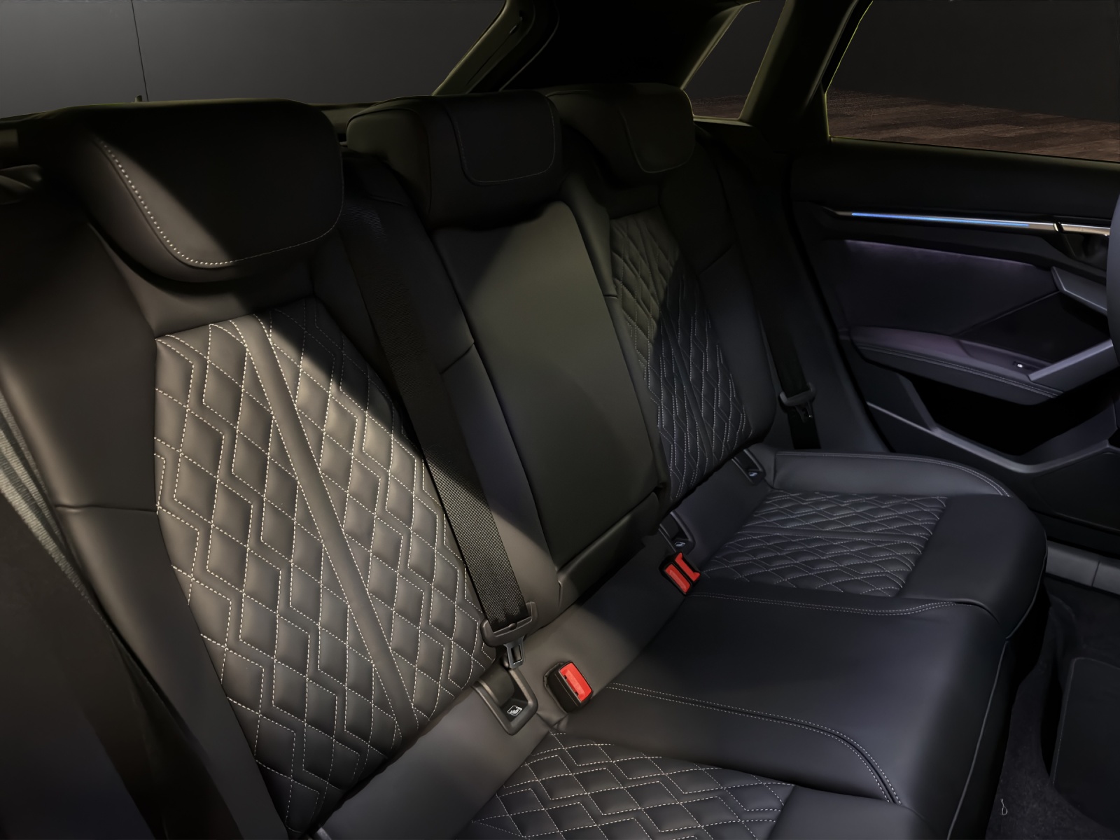 AUDI S3 Sportback TFSI quattro S-tronic-image-15
