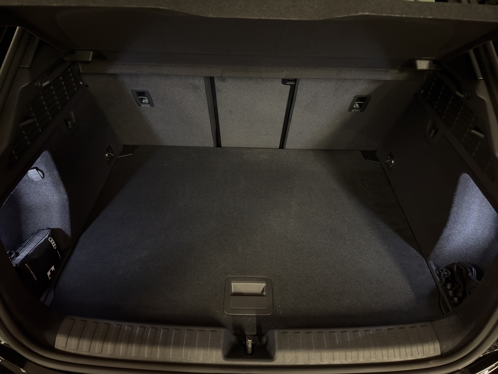 AUDI S3 Sportback TFSI quattro S-tronic-image-16