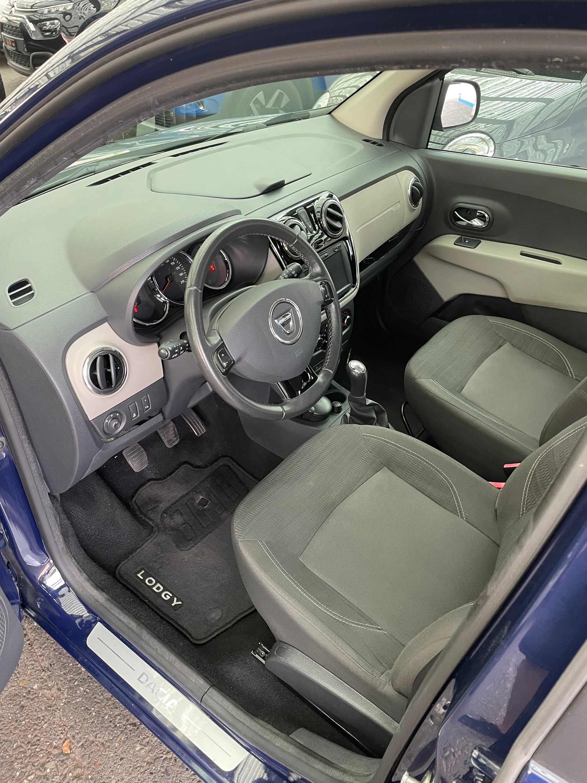 DACIA Lodgy 1.2 Turbo Ambiance 7PL-image-6