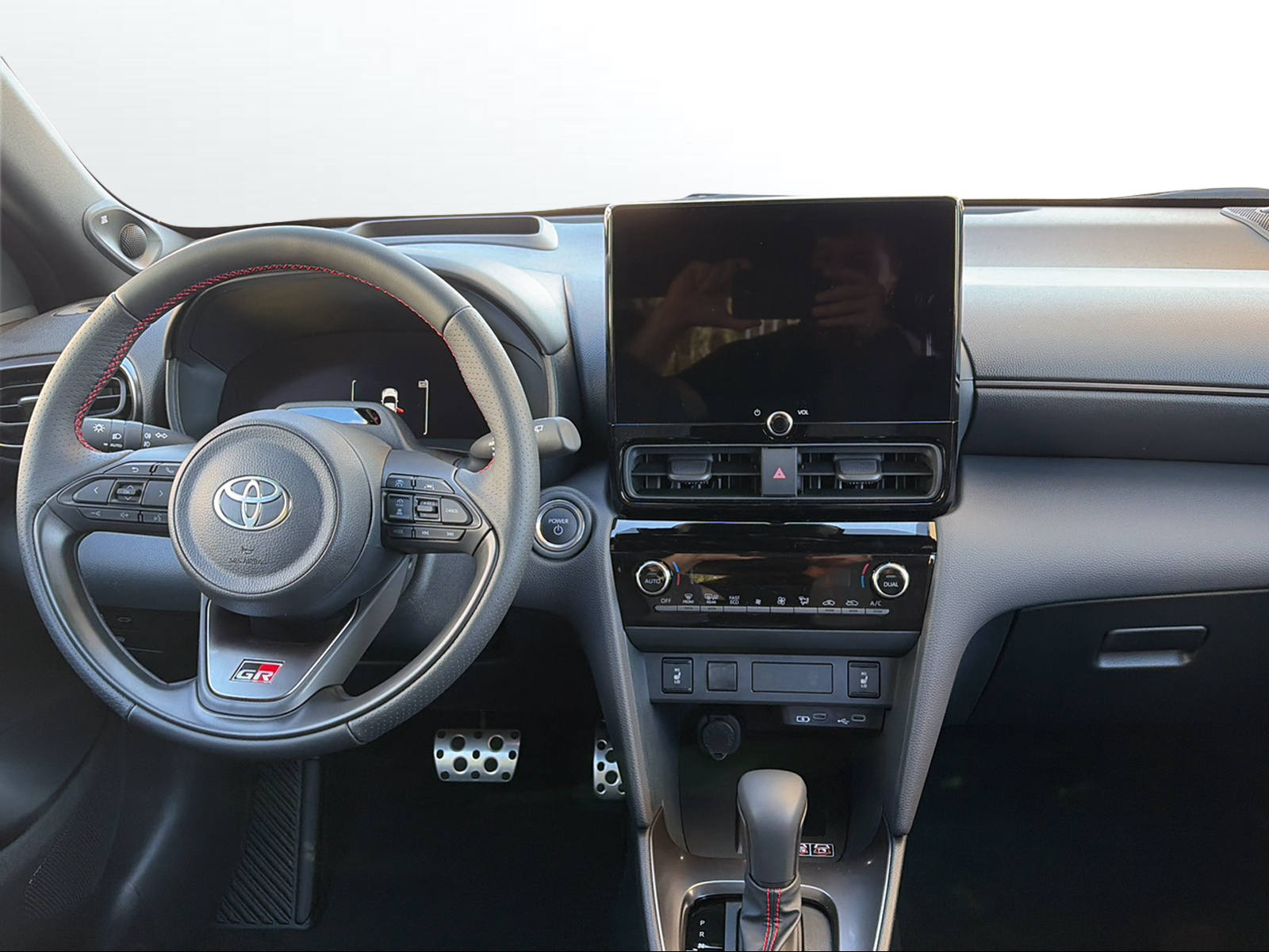 TOYOTA Yaris Cross 1.5 GR Sport e-CVT (Facelift)-image-9
