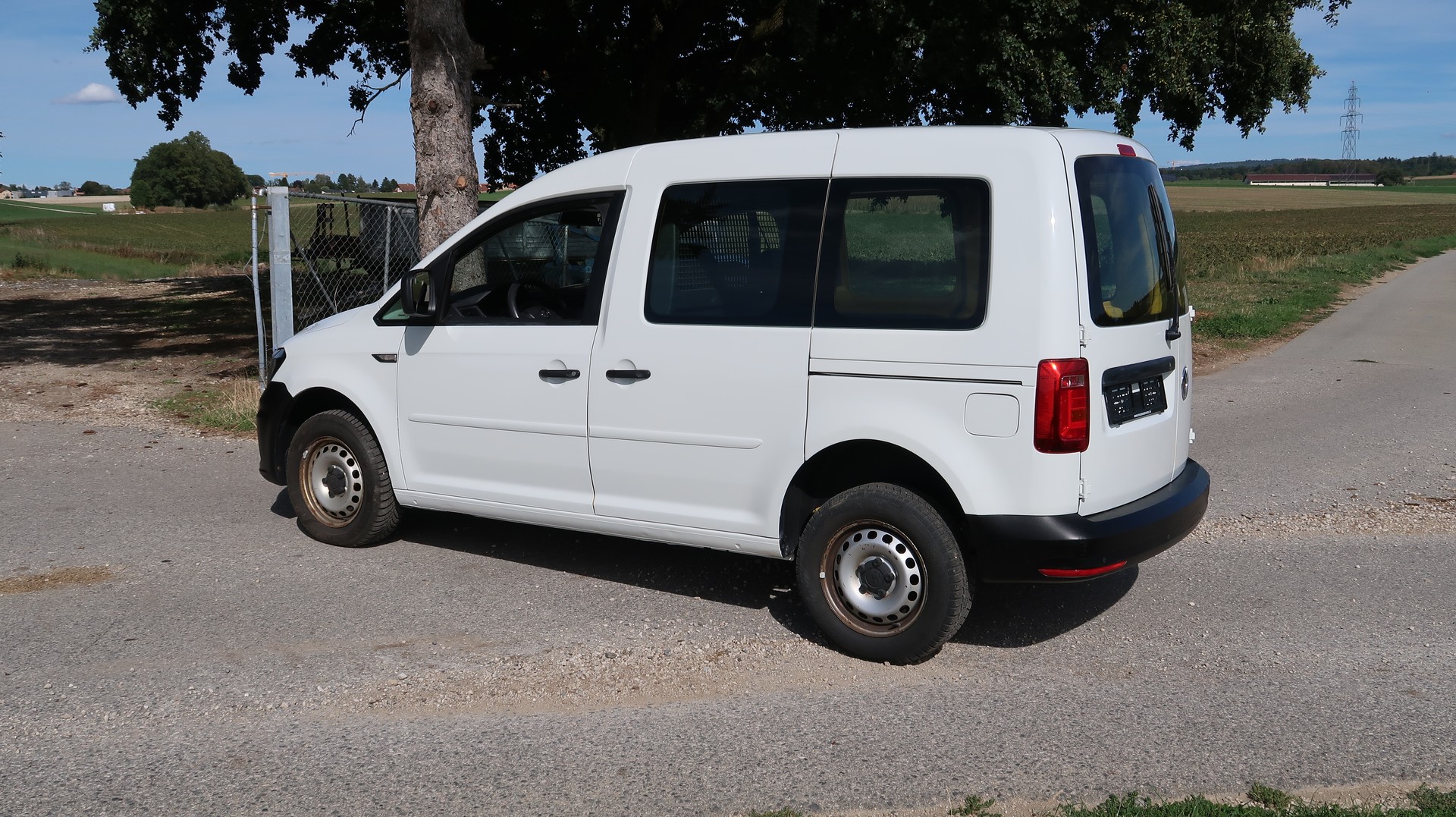 VW VW CADDY 2.0 TDI / 4X4 / CH-image-11